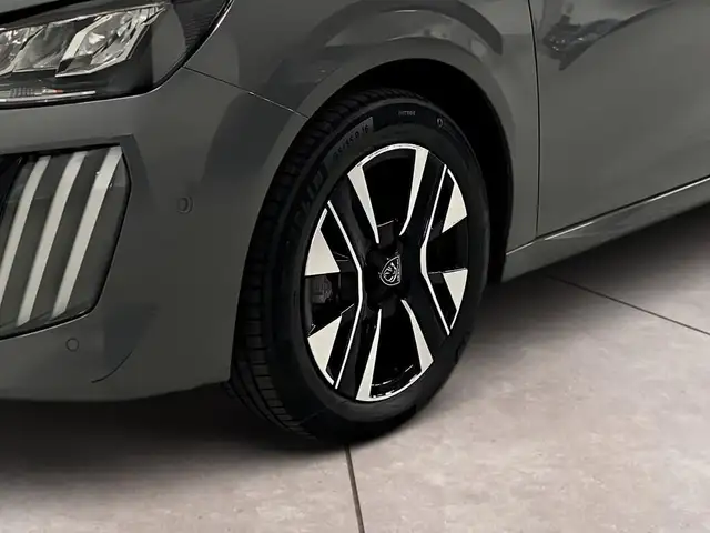 Peugeot 208 view 15