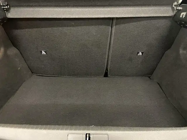Peugeot 208 view 9