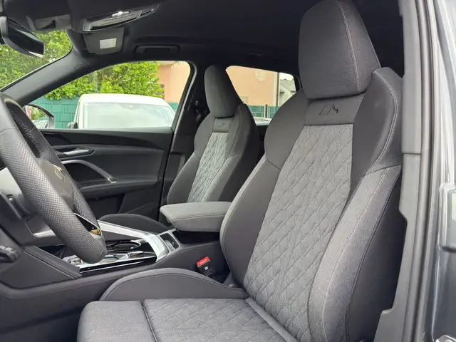 Audi Q5 SUV TDI quattro 150 kW Ansicht 9