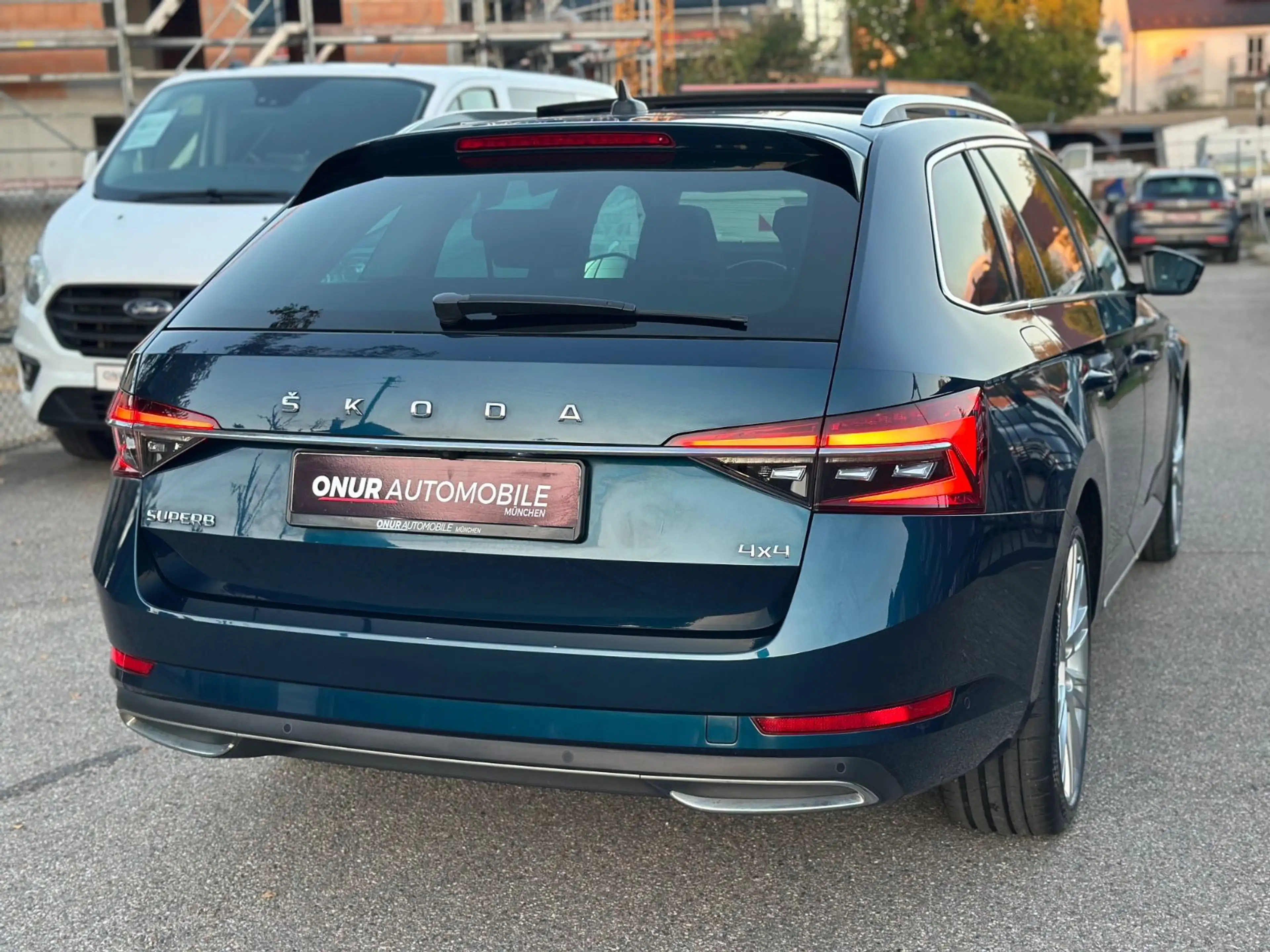 Skoda Superb Combi L&K 4x4 Navi Pano Leder SHZ v+h — photo 4