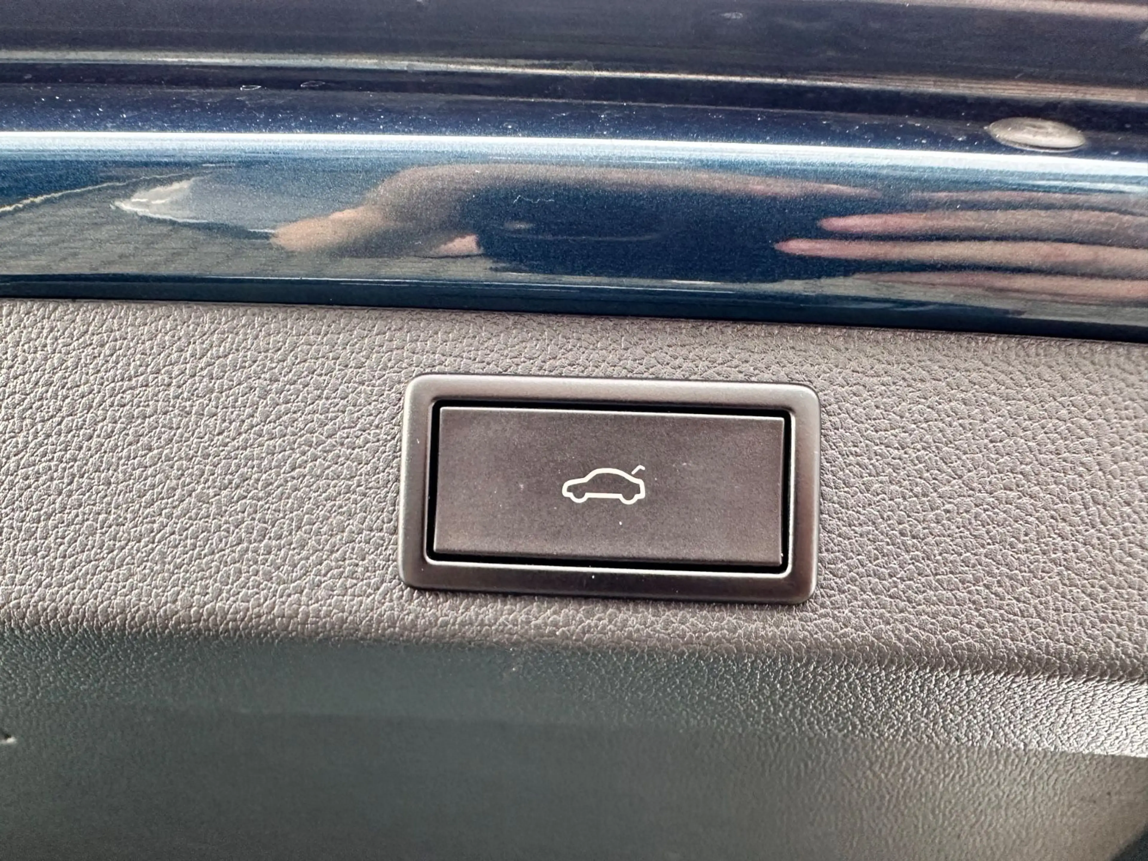 Skoda Superb Combi L&K 4x4 Navi Pano Leder SHZ v+h — photo 40