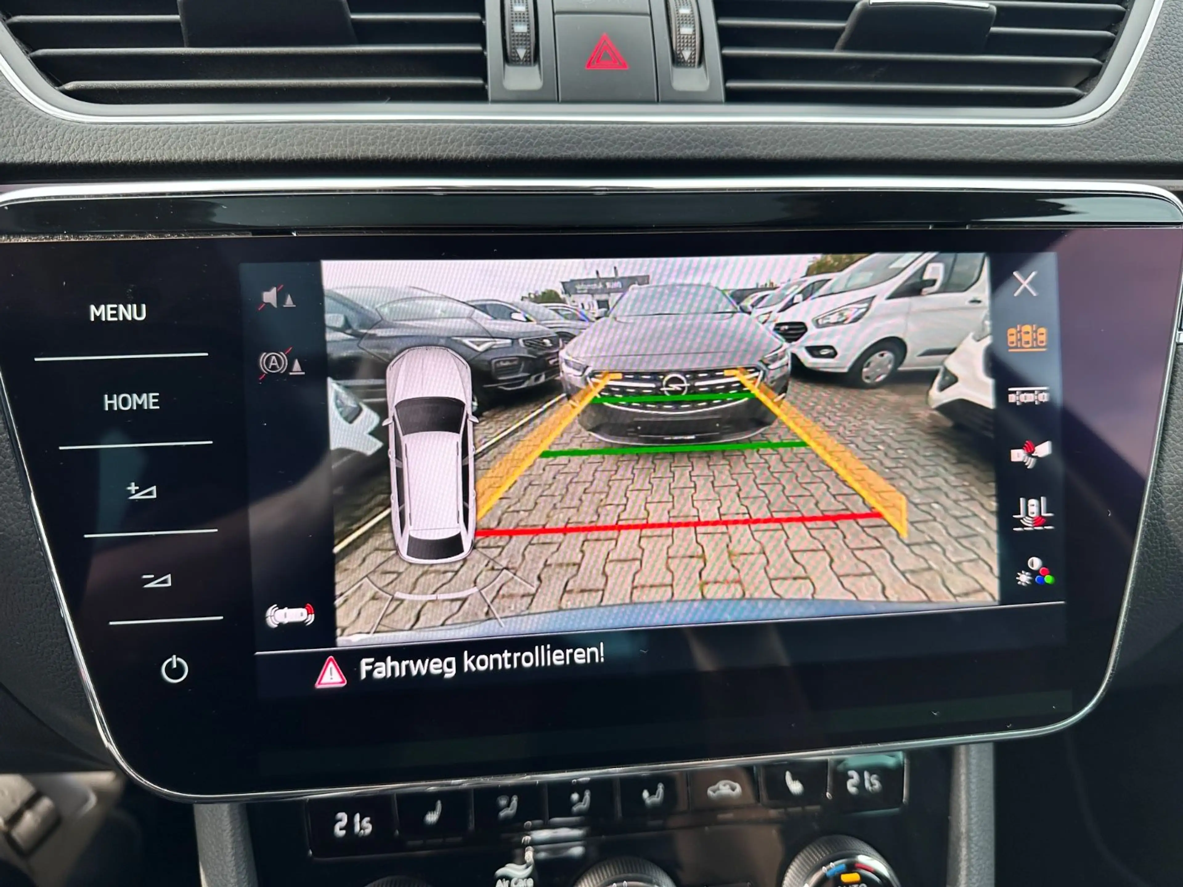Skoda Superb Combi L&K 4x4 Navi Pano Leder SHZ v+h — photo 16