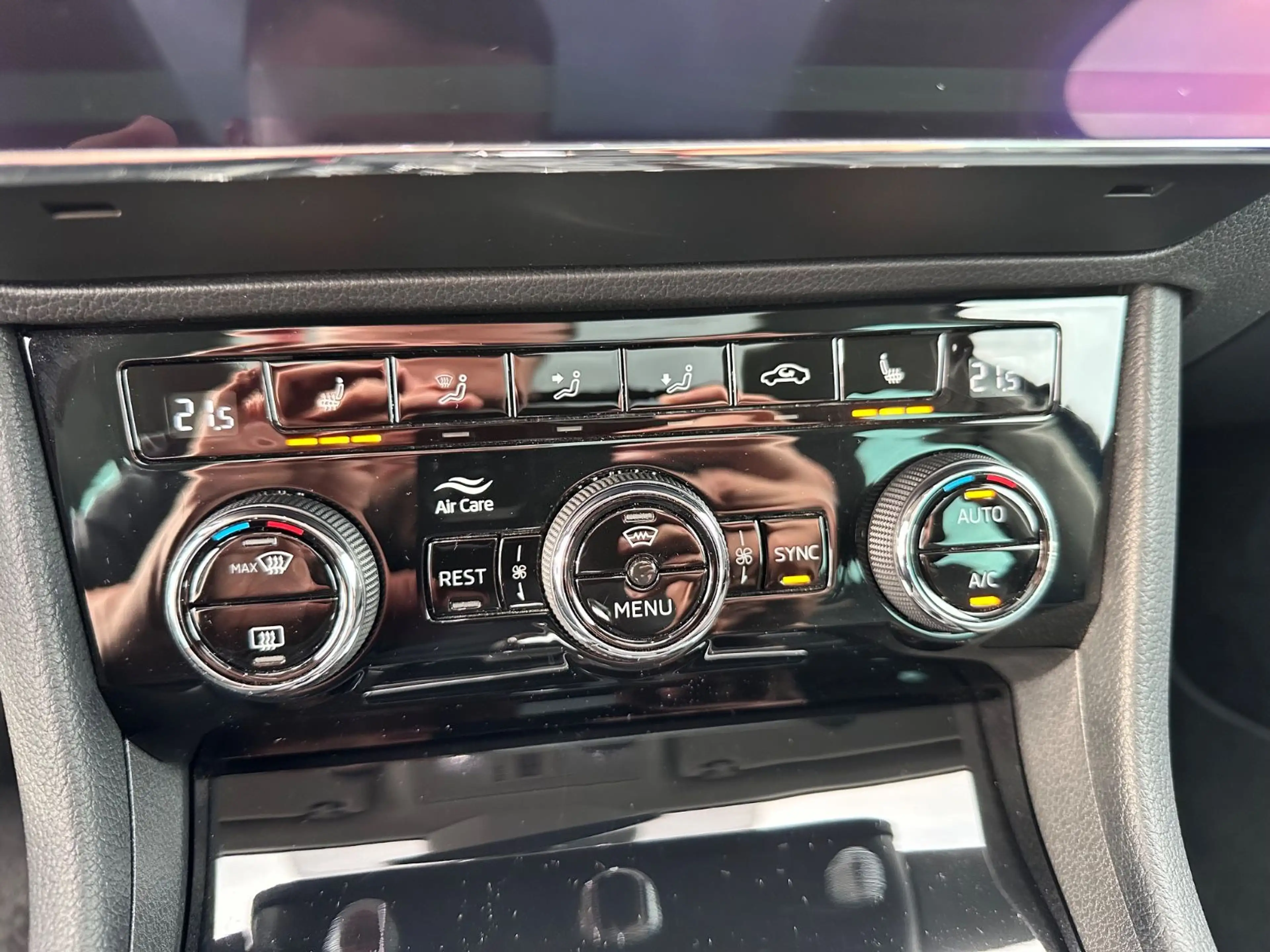 Skoda Superb Combi L&K 4x4 Navi Pano Leder SHZ v+h — photo 13