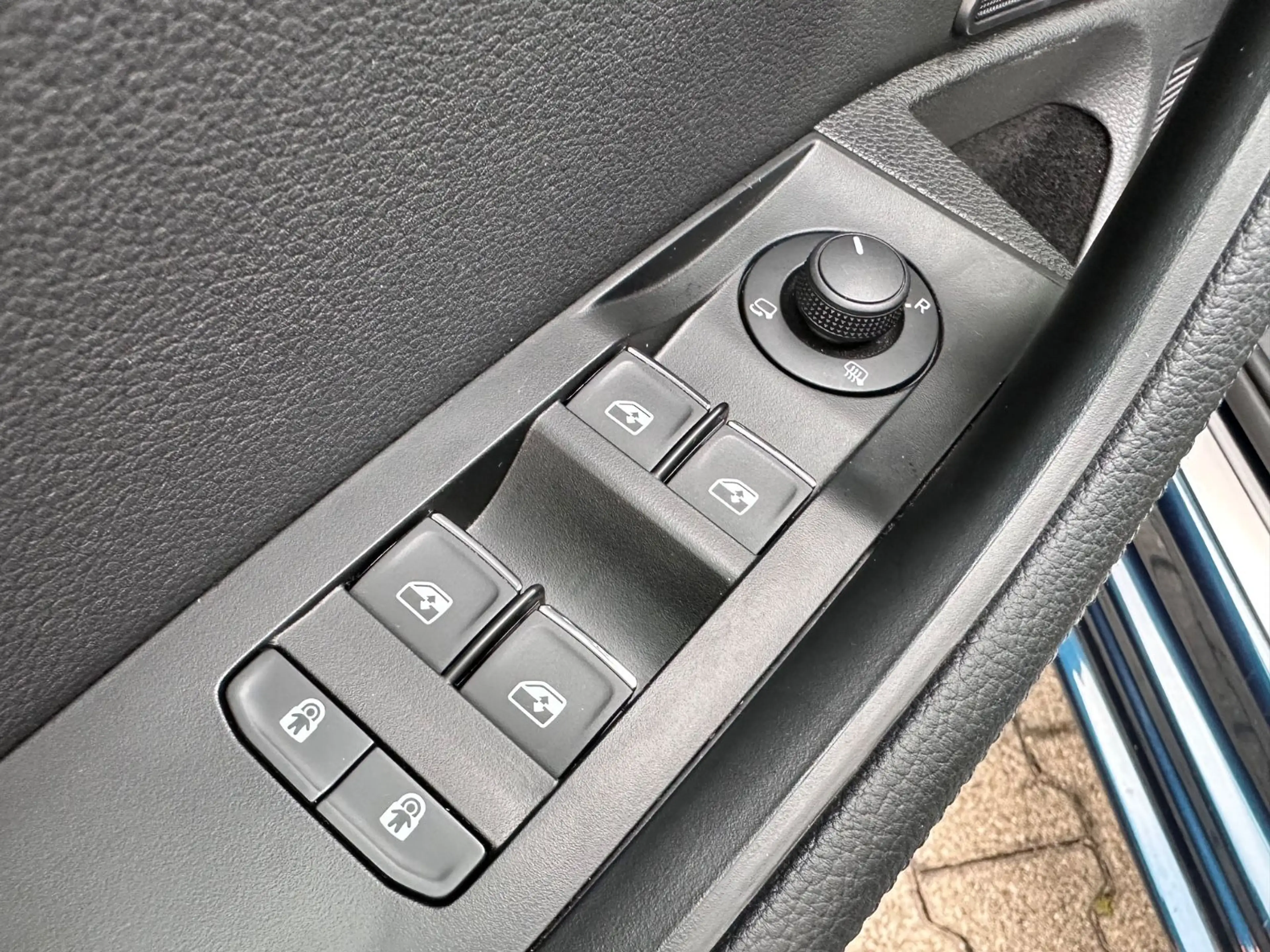 Skoda Superb Combi L&K 4x4 Navi Pano Leder SHZ v+h — photo 8