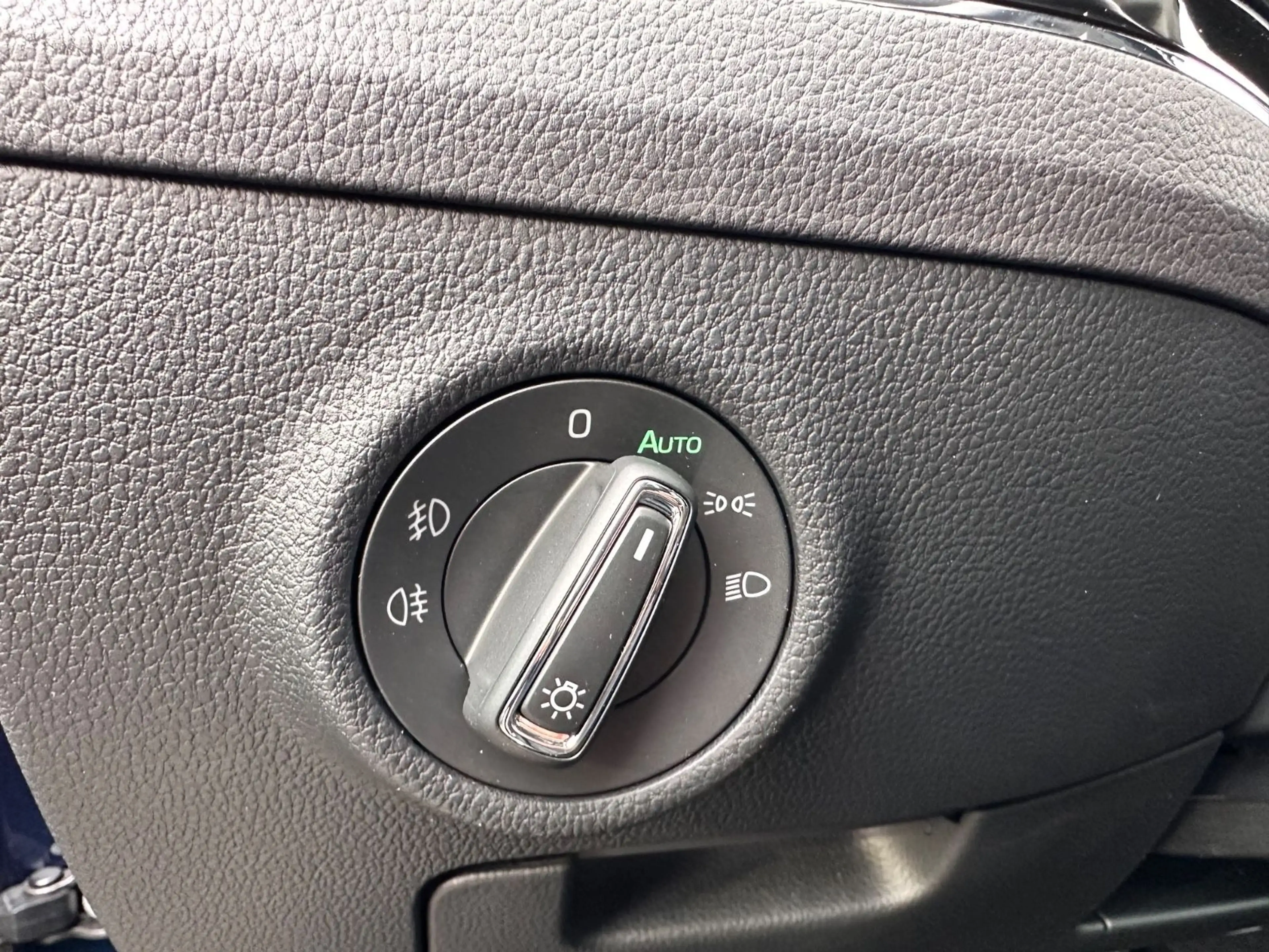 Skoda Superb Combi L&K 4x4 Navi Pano Leder SHZ v+h — photo 11