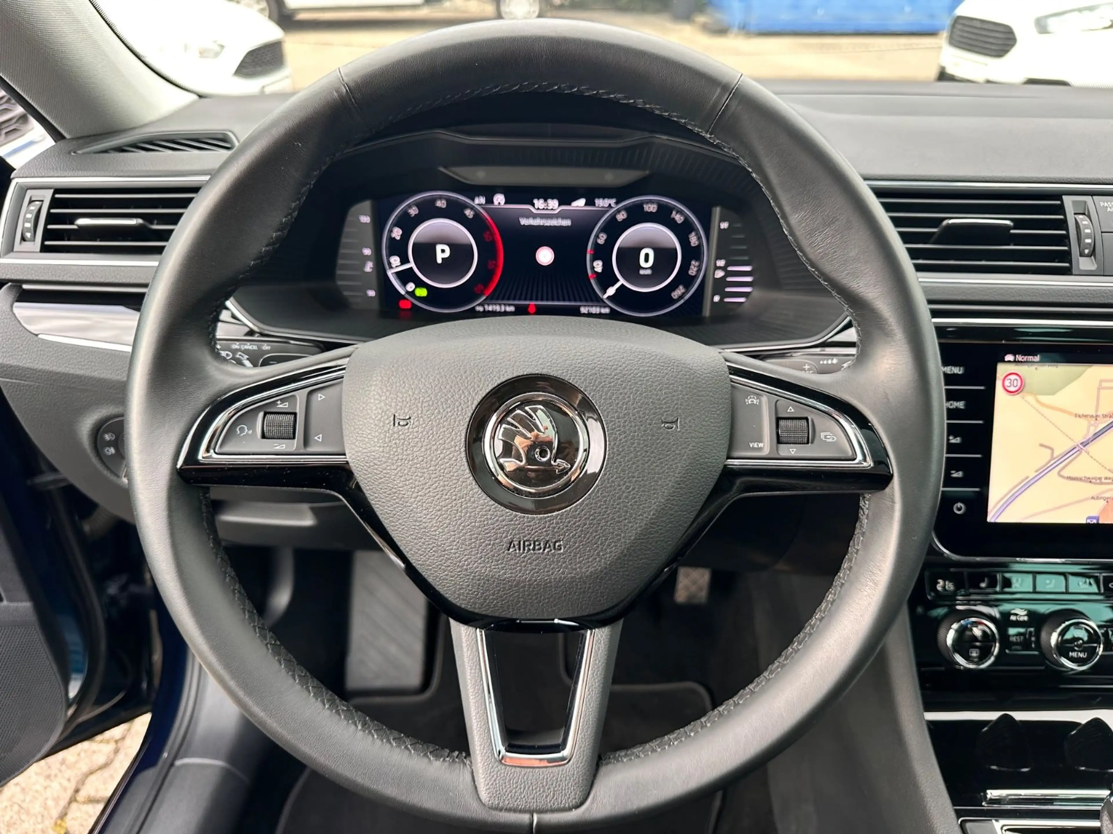 Skoda Superb Combi L&K 4x4 Navi Pano Leder SHZ v+h — photo 18