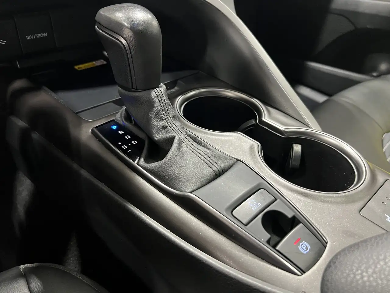 Toyota Camry снимка Toyota Camry
