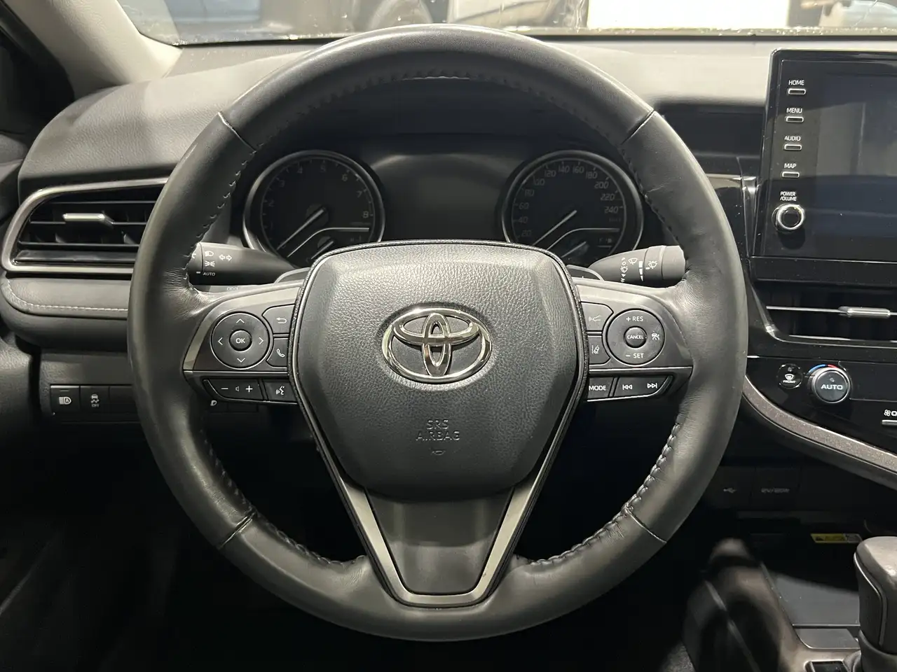 Toyota Camry снимка Toyota Camry