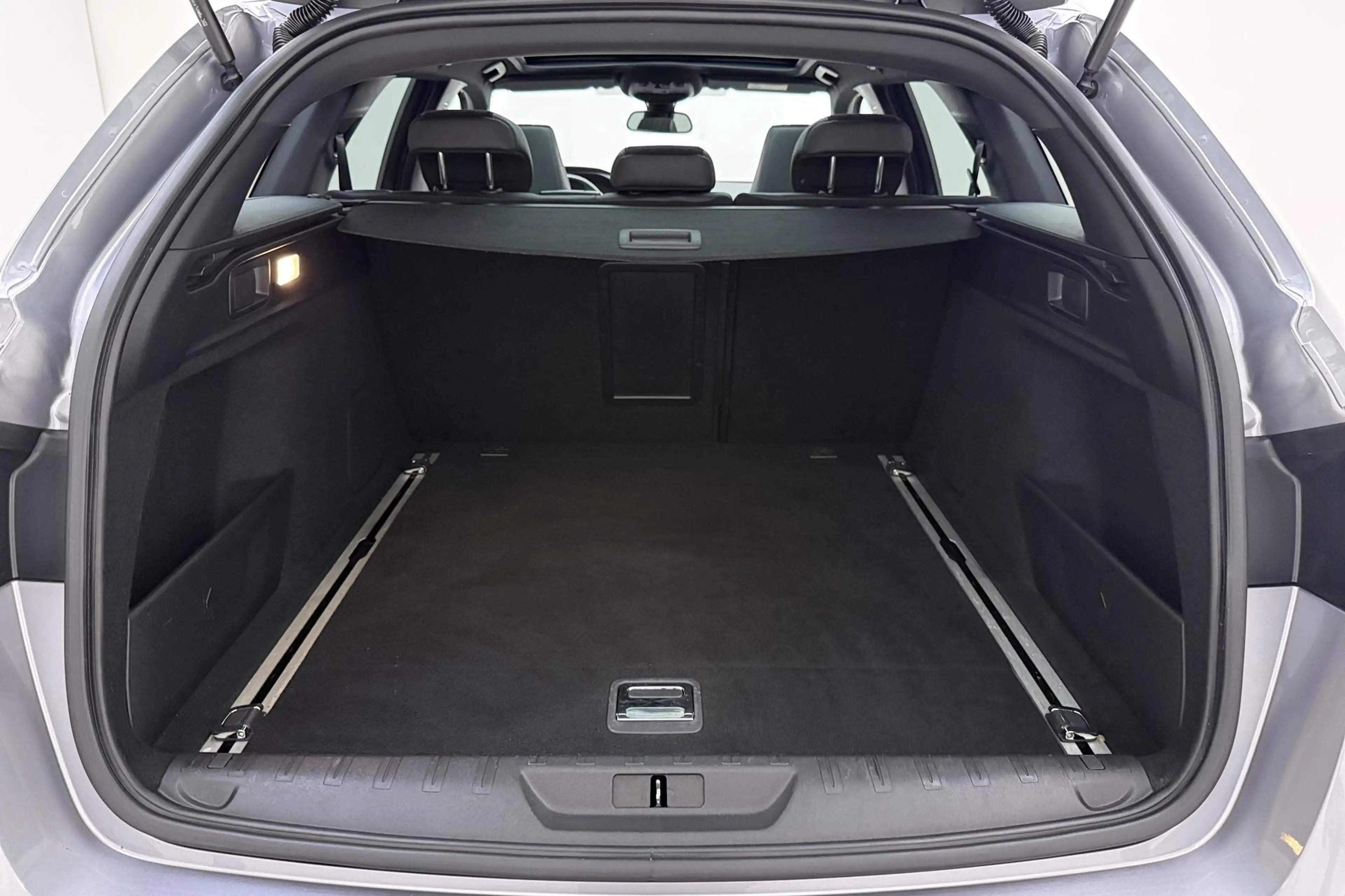 Peugeot 308 SW 1.2T Blue Lease GT | Panorama dak | 18'' Lichtm — photo 3