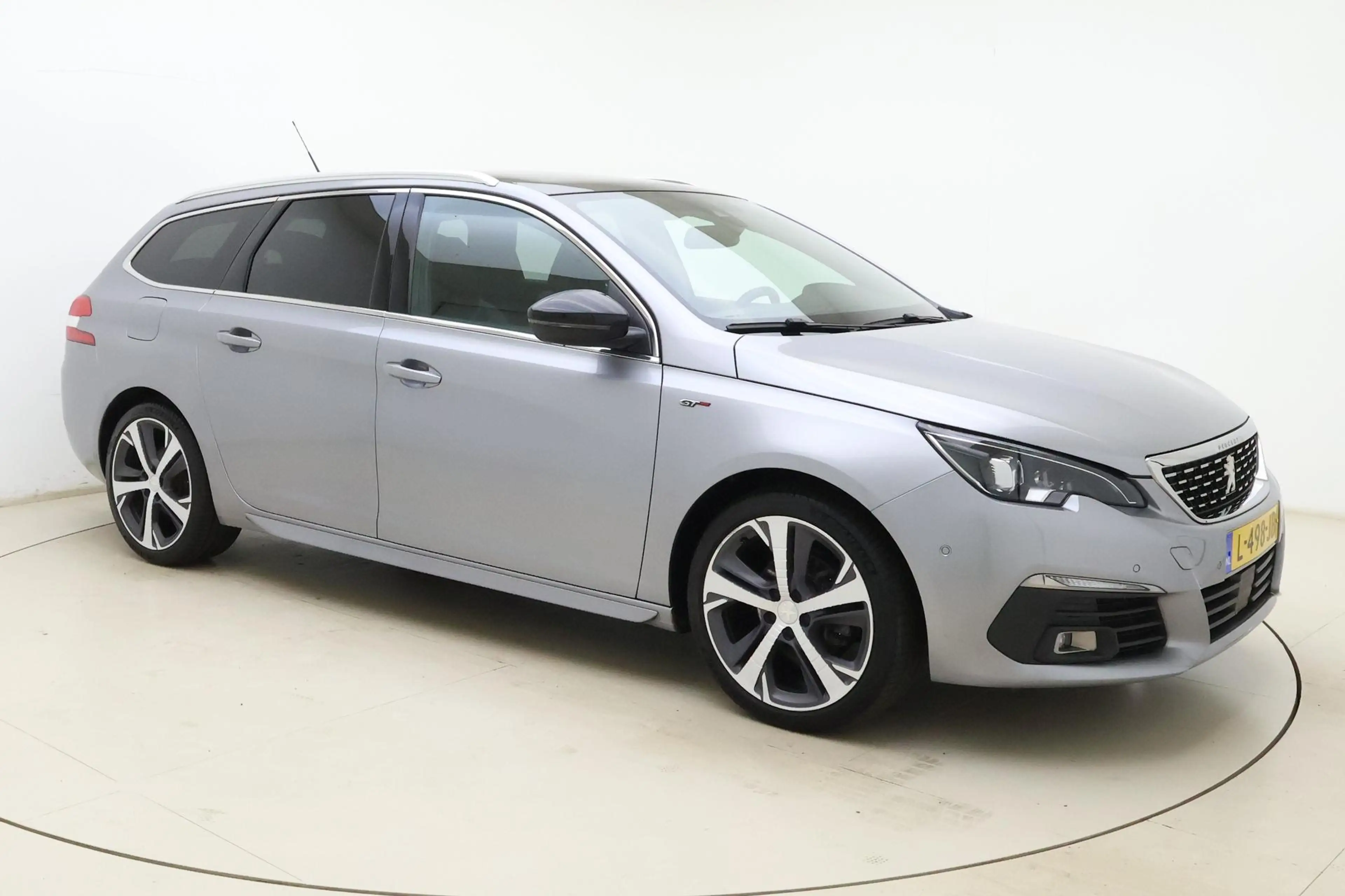 Peugeot 308 SW 1.2T Blue Lease GT | Panorama dak | 18'' Lichtm — photo 8