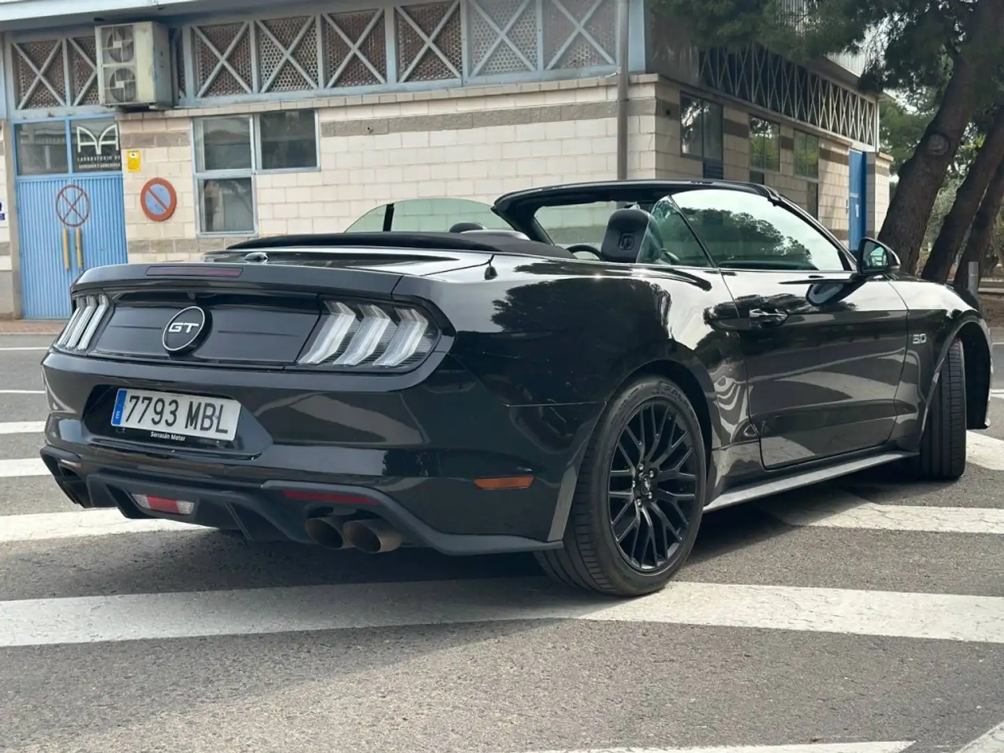 Ford Mustang Convertible 5.0 Ti-VCT GT Aut. Negro - 2