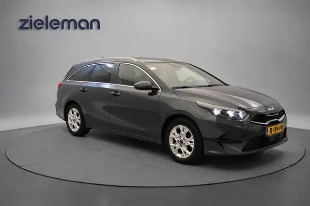 Kia Ceed view 2