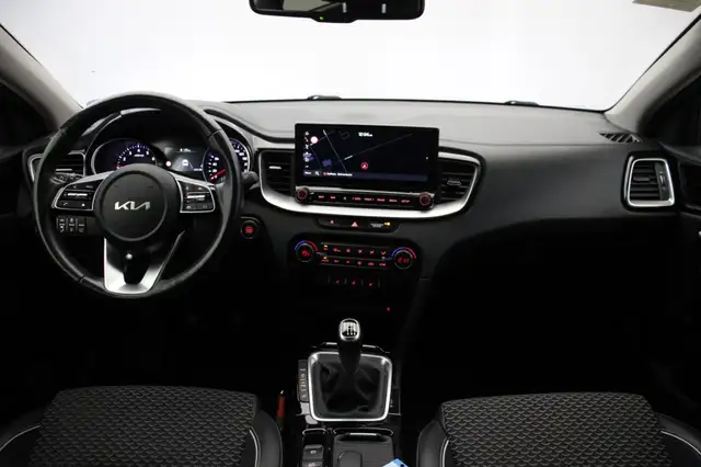 Kia Ceed view 3