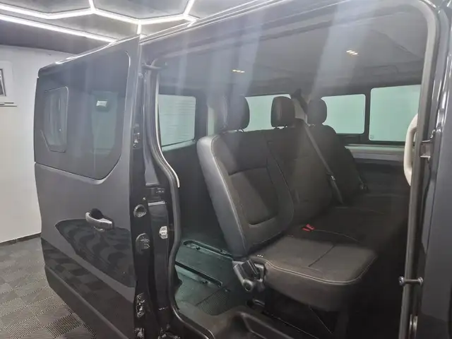 Renault Trafic view 11