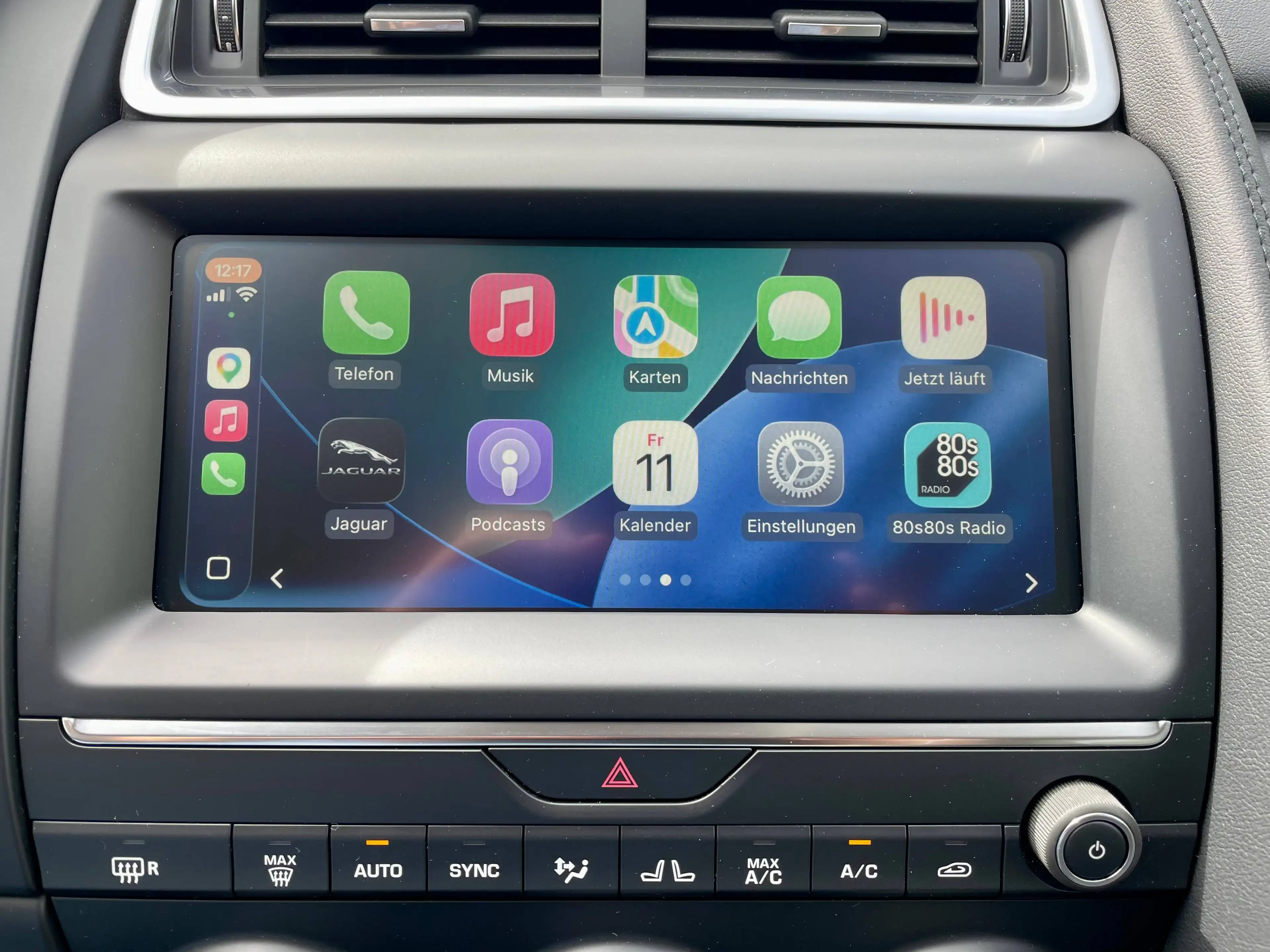 Jaguar E-Pace E-Pace 2.0d AWD+20"Alu+LEDER+ RÜCKFAHRKAMERA+NAVI+🍏 CARPLAY / Sehr gepflegt ! — photo 7