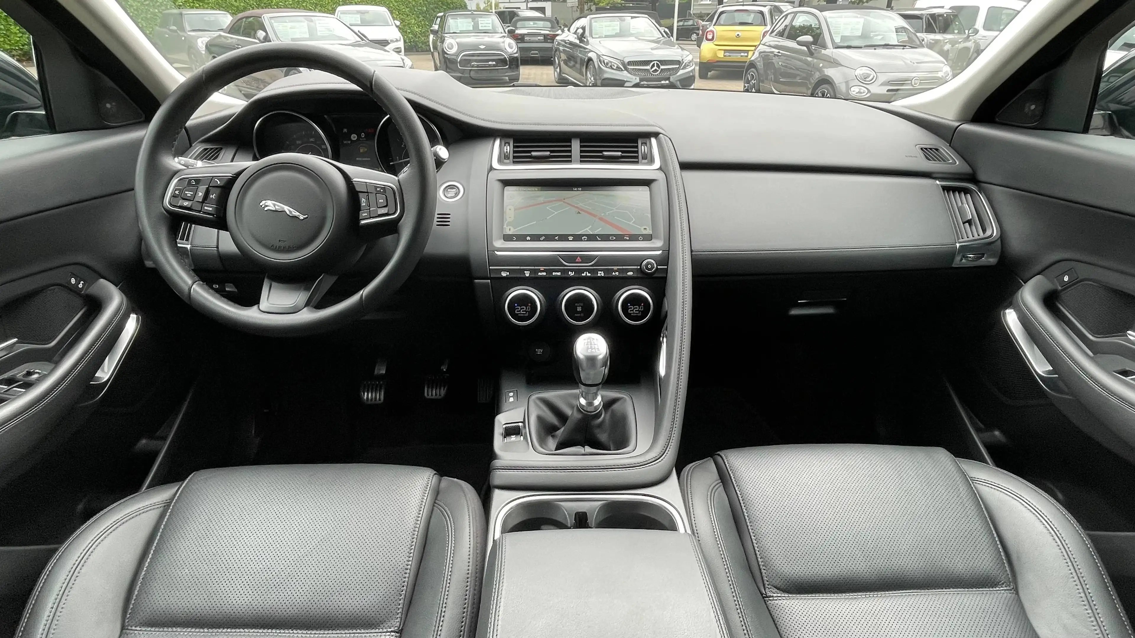 Jaguar E-Pace E-Pace 2.0d AWD+20"Alu+LEDER+ RÜCKFAHRKAMERA+NAVI+🍏 CARPLAY / Sehr gepflegt ! — photo 9