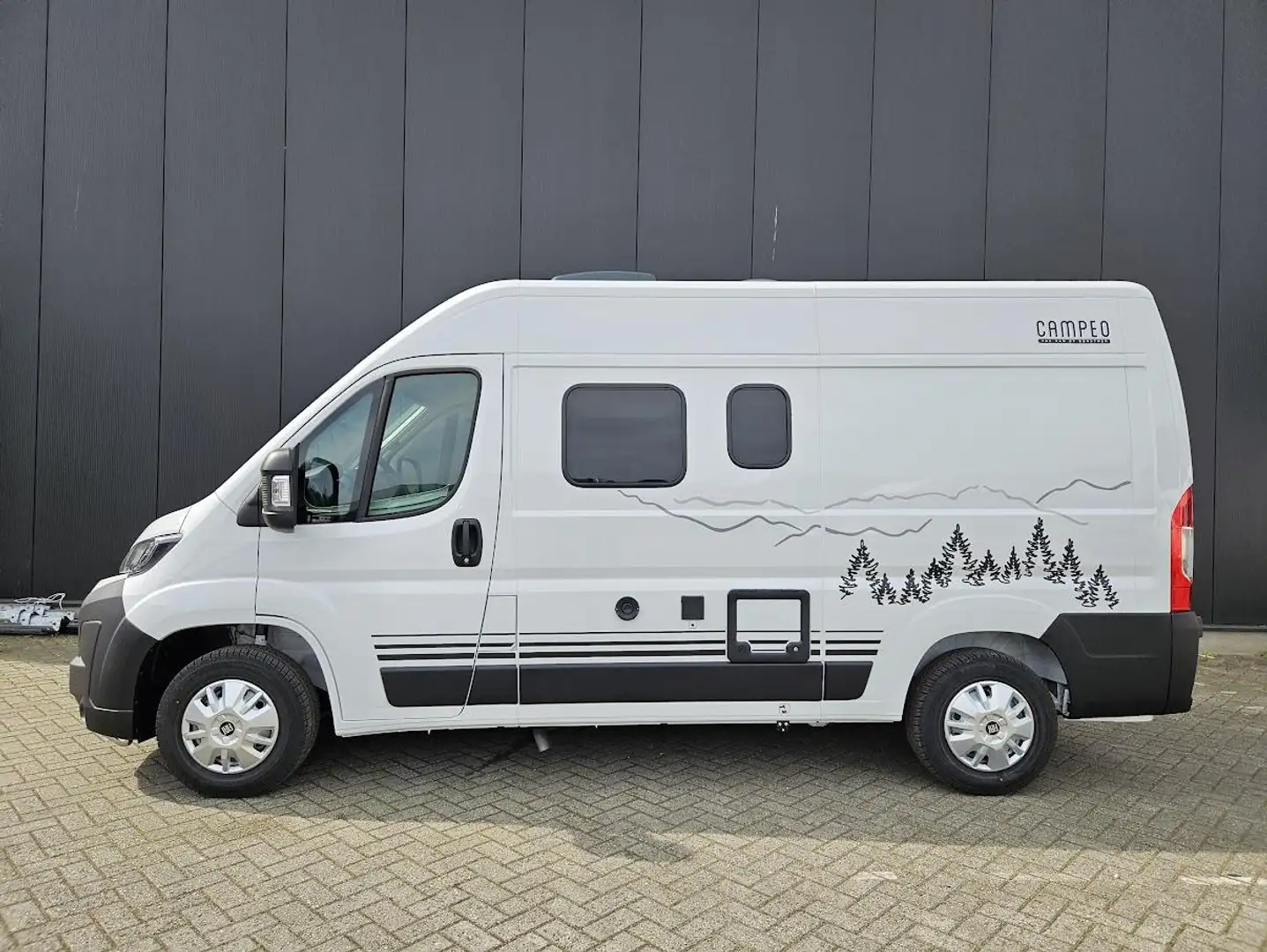 Bürstner Campeo C540 Black Forest - 2