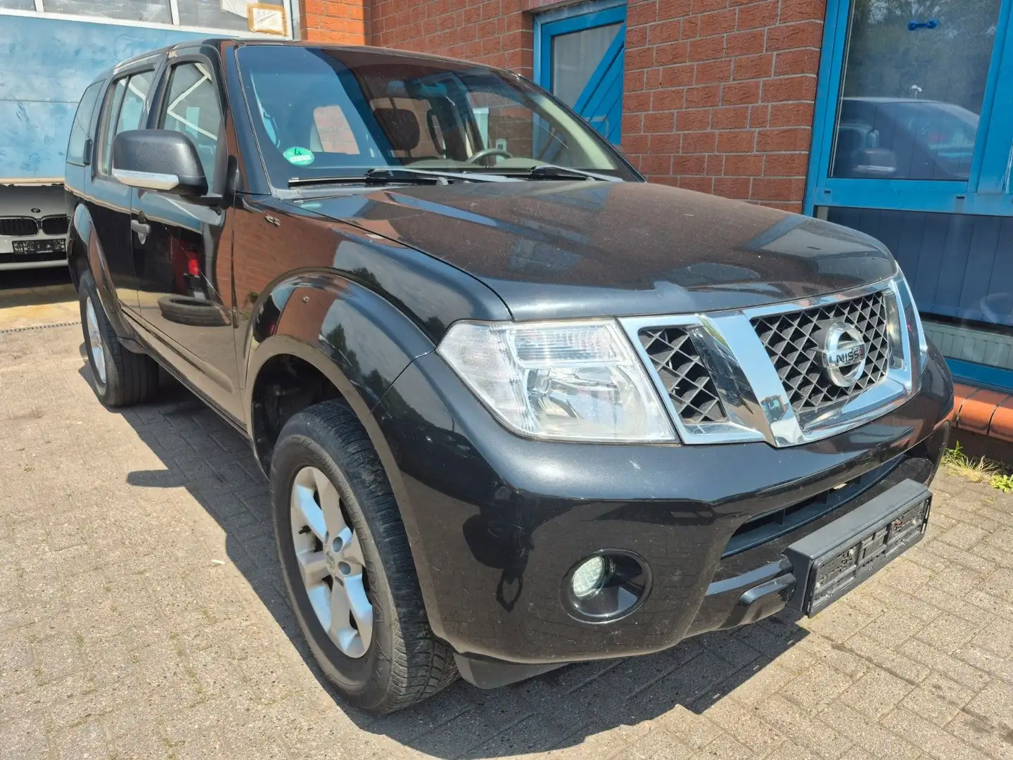 Nissan Pathfinder 2.5 dCi LE 7 Sitze Klima Noir - 1