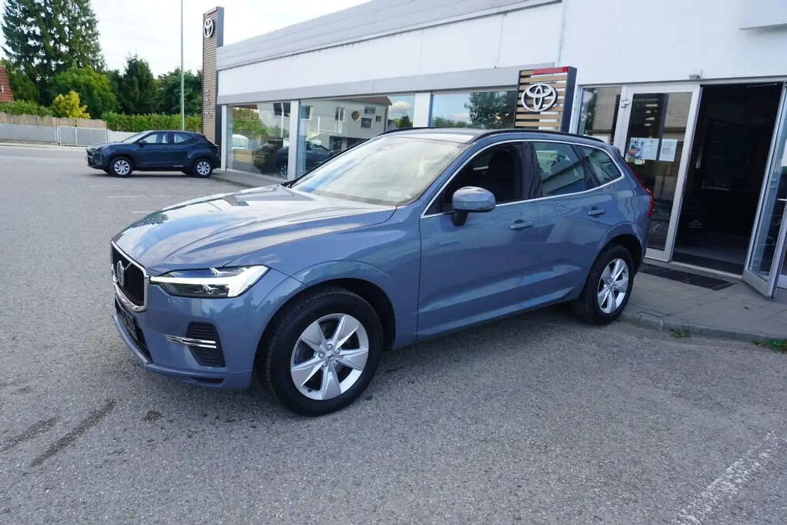 Volvo XC60 D4 Aut. *LED*KAMERA*SHZ* Grau - 2