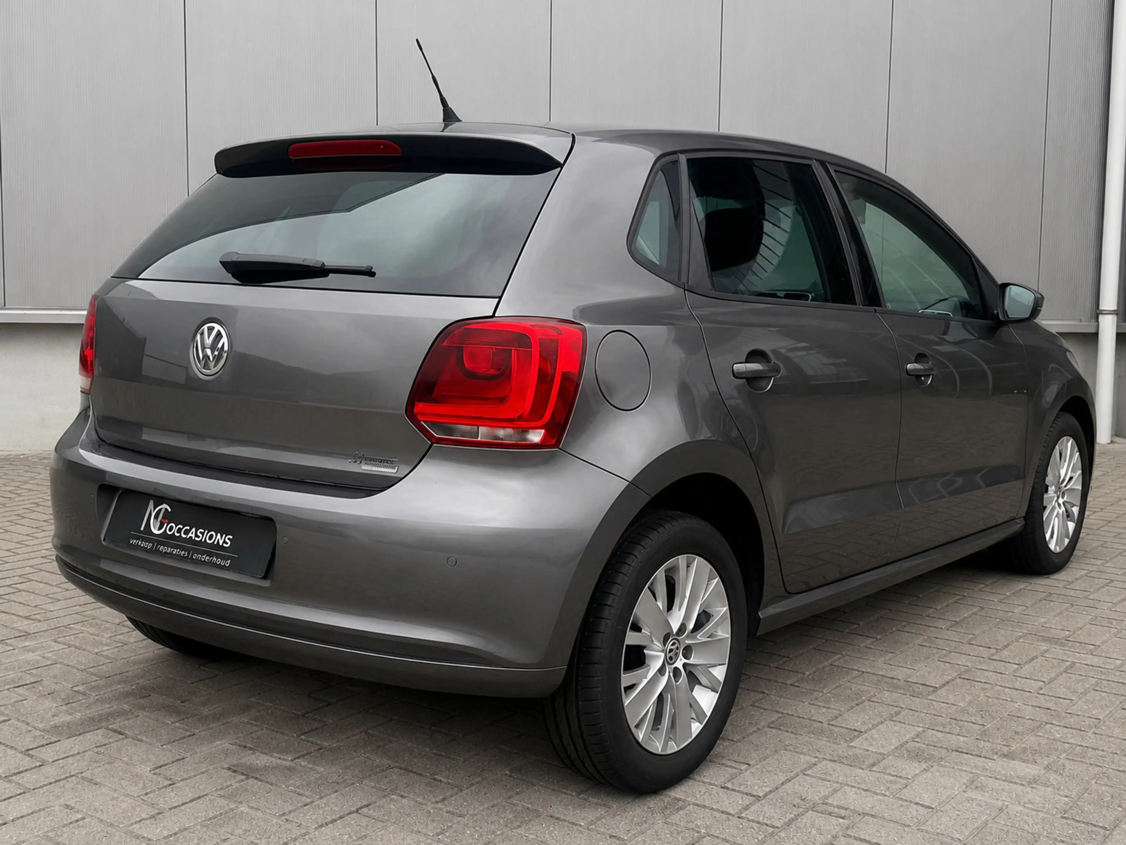 Volkswagen Polo 1.2 / LIFE / CRUISE / PDC / CLIMA — photo 5