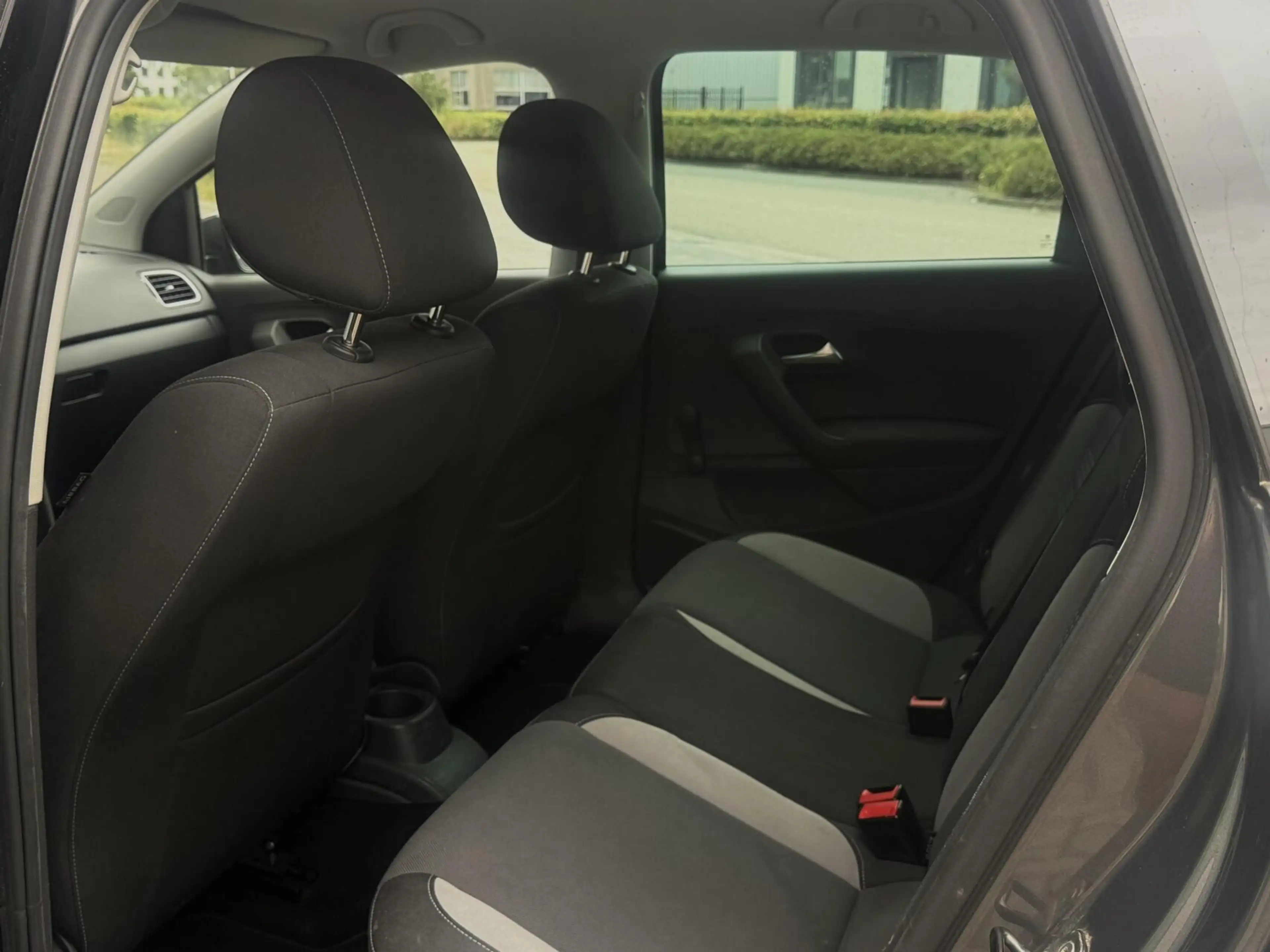 Volkswagen Polo 1.2 / LIFE / CRUISE / PDC / CLIMA — photo 15