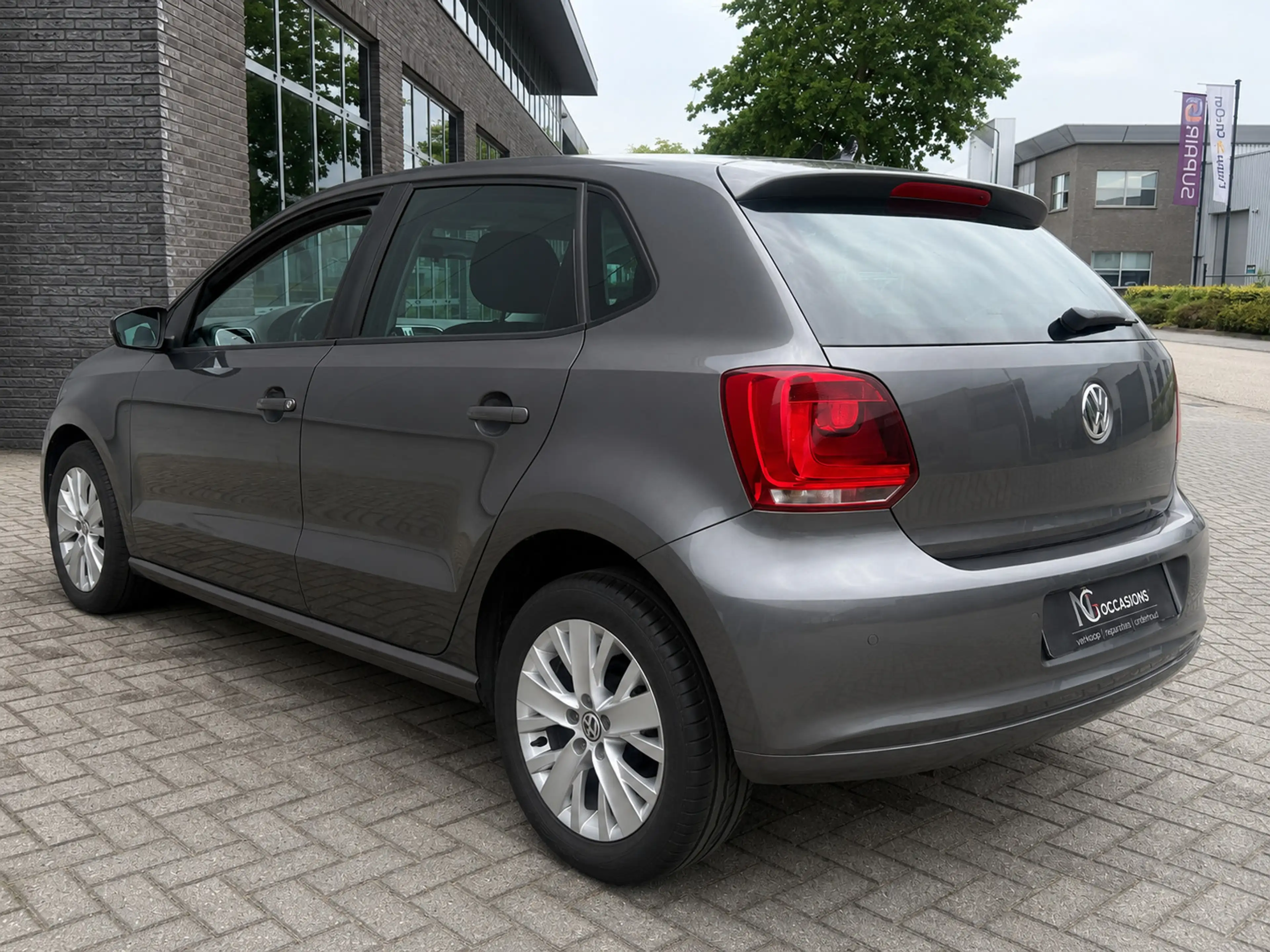 Volkswagen Polo 1.2 / LIFE / CRUISE / PDC / CLIMA — photo 6