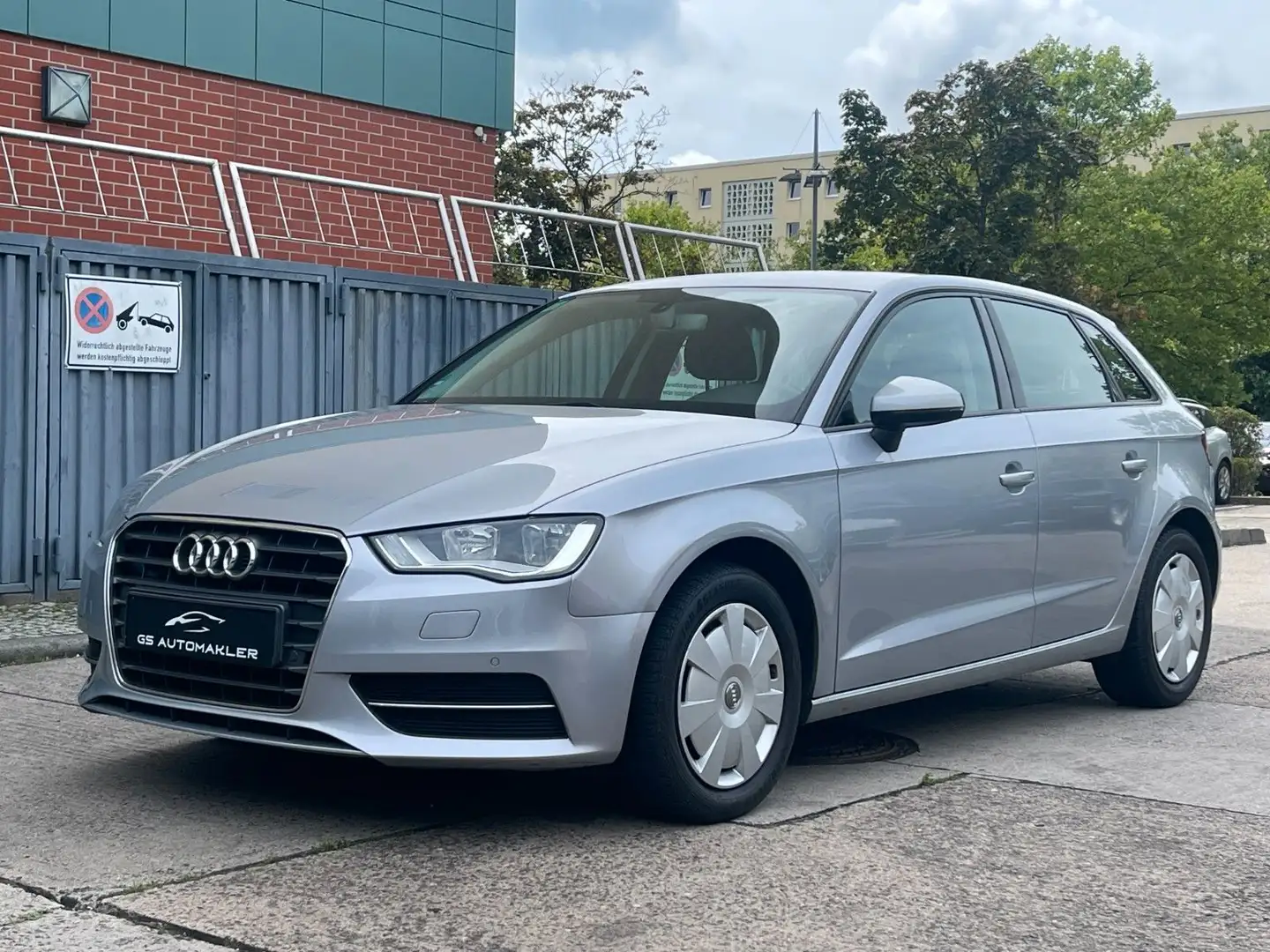 Audi A3 Sportback attraction PDC SHZ KLIMA Plateado - 2