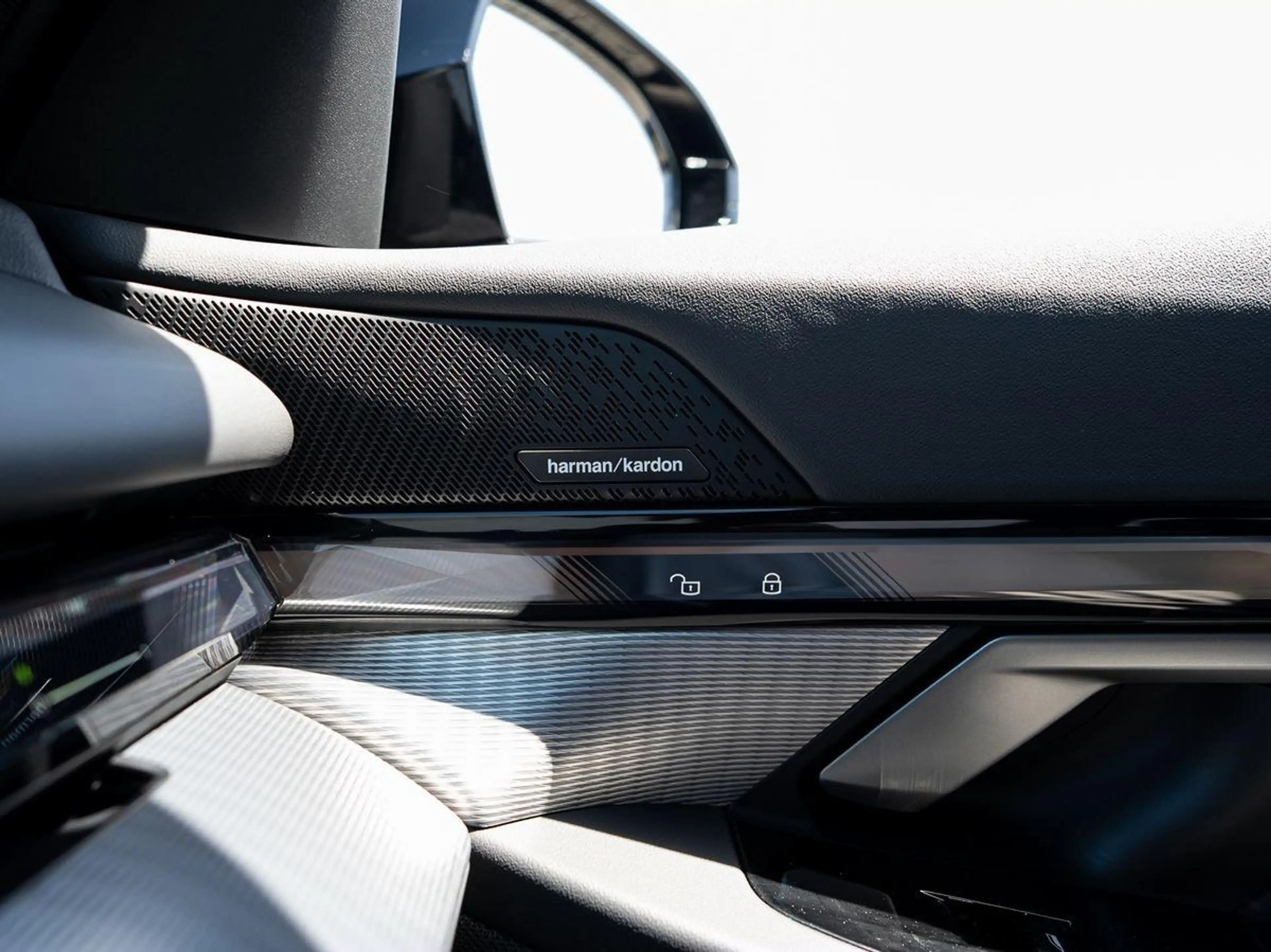 BMW 520 d xDrive Tour M-Sport AHK PANO KoZg SLüft H&K — photo 15