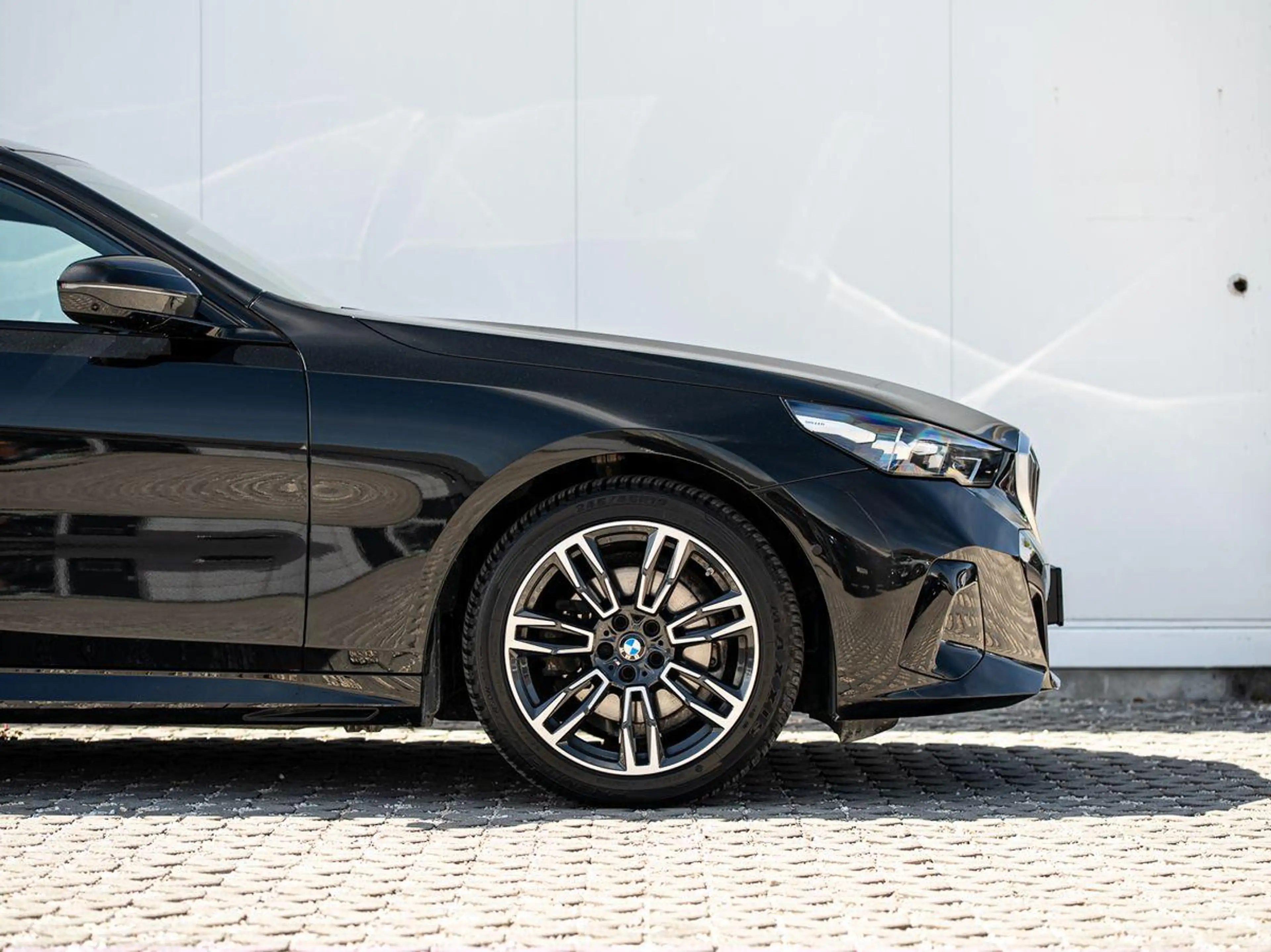 BMW 520 d xDrive Tour M-Sport AHK PANO KoZg SLüft H&K — photo 8
