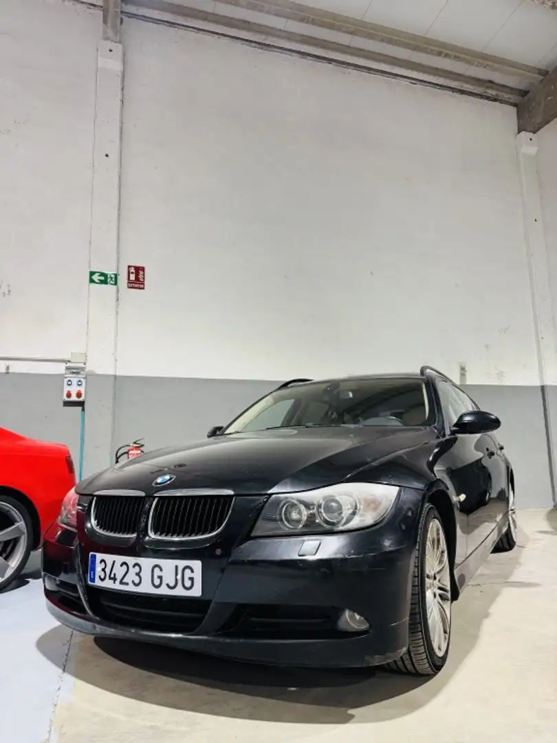 BMW 320 320dA Touring Schwarz - 1