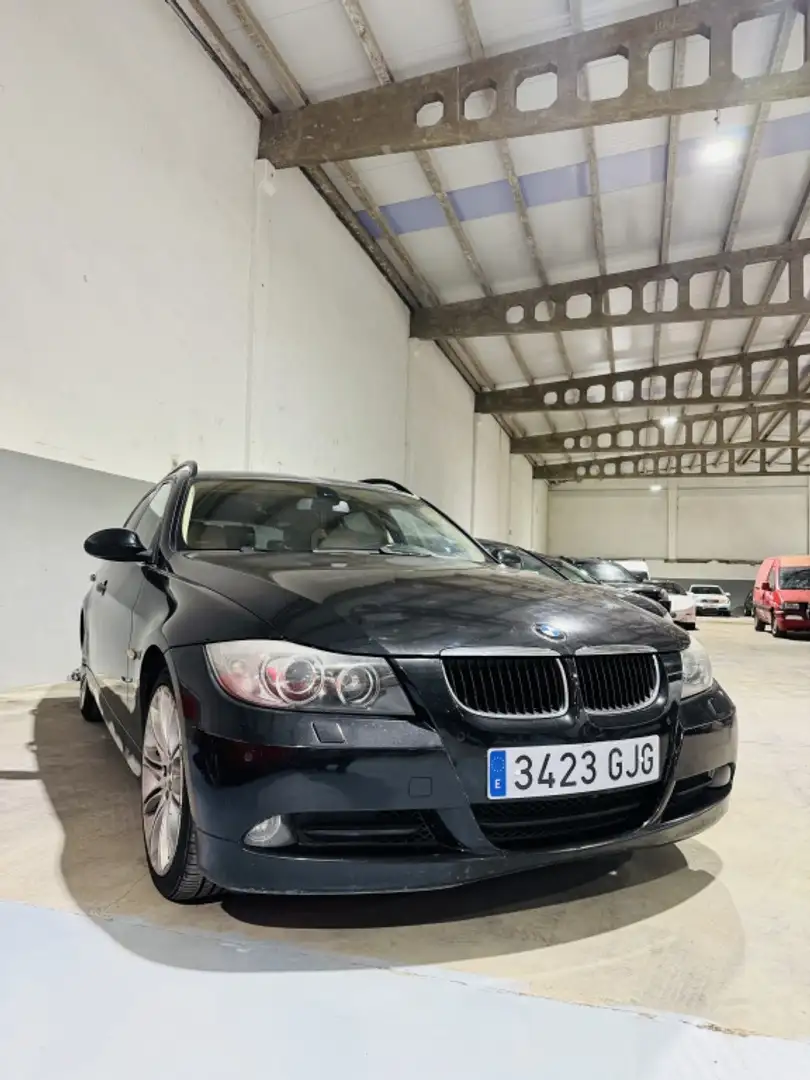 BMW 320 320dA Touring Schwarz - 2