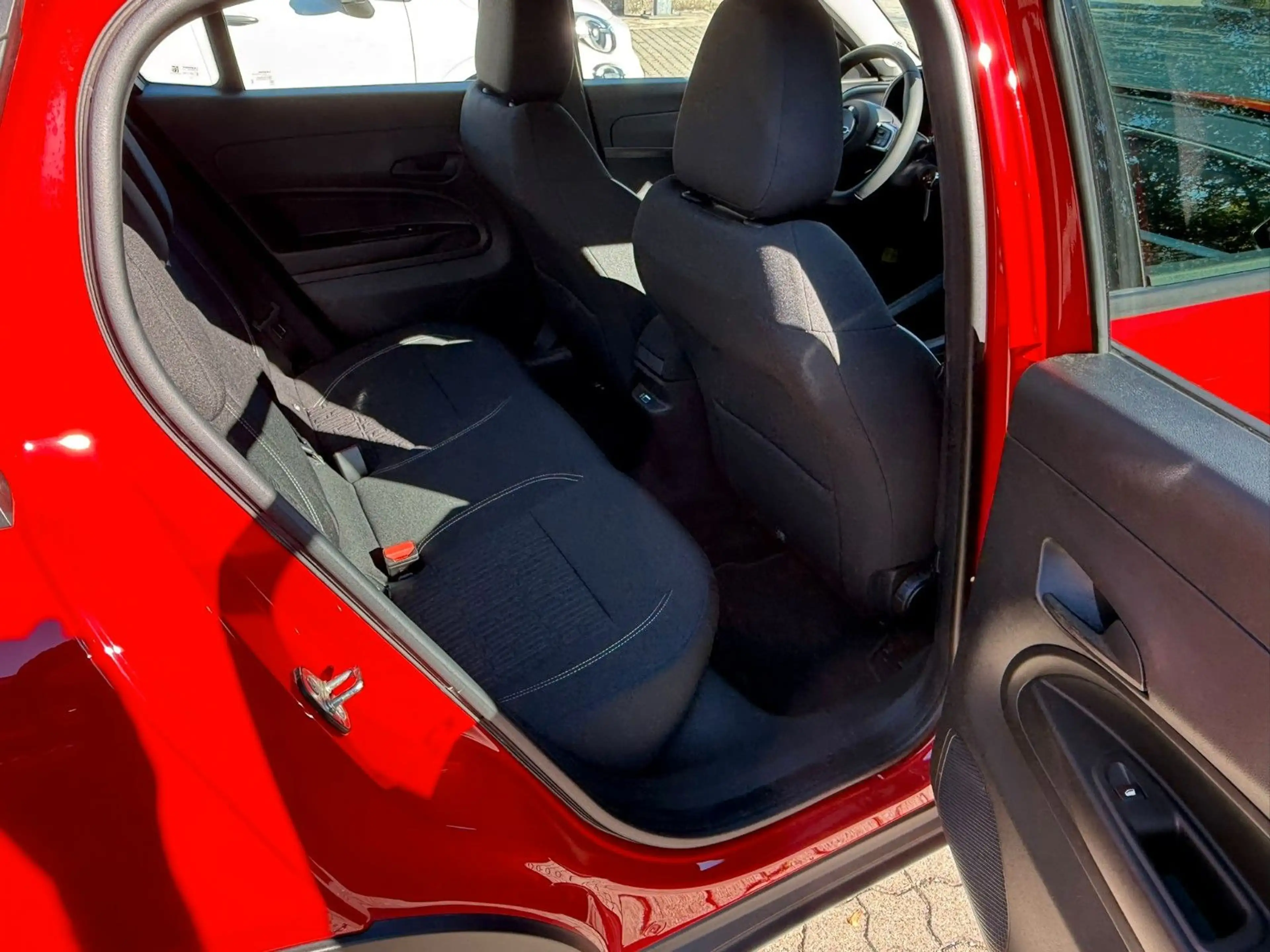Fiat 600 Hybrid 125-Jahre-Edition — photo 13