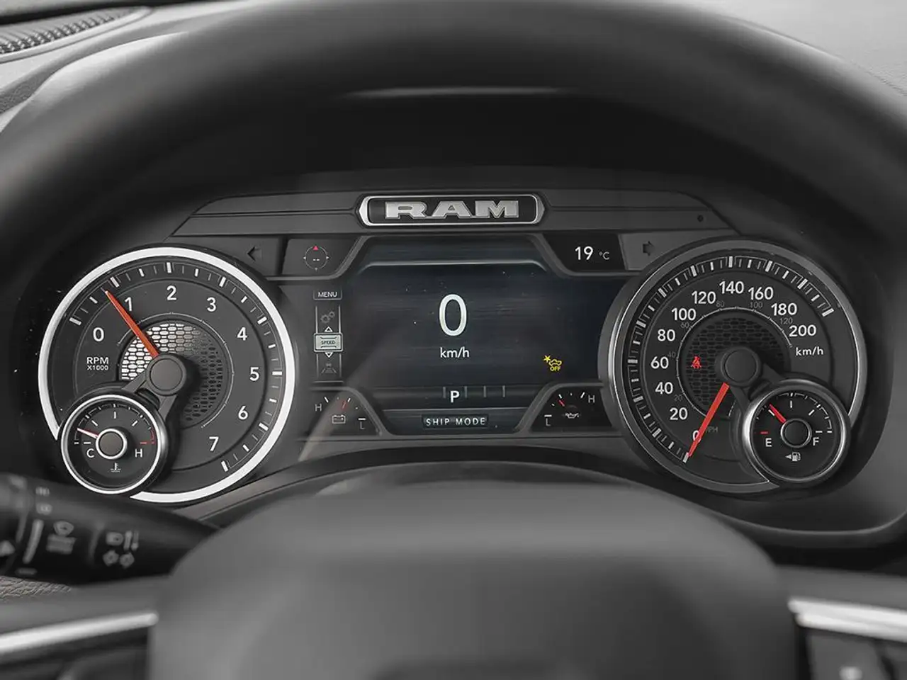 RAM 1500 fotografie RAM 1500
