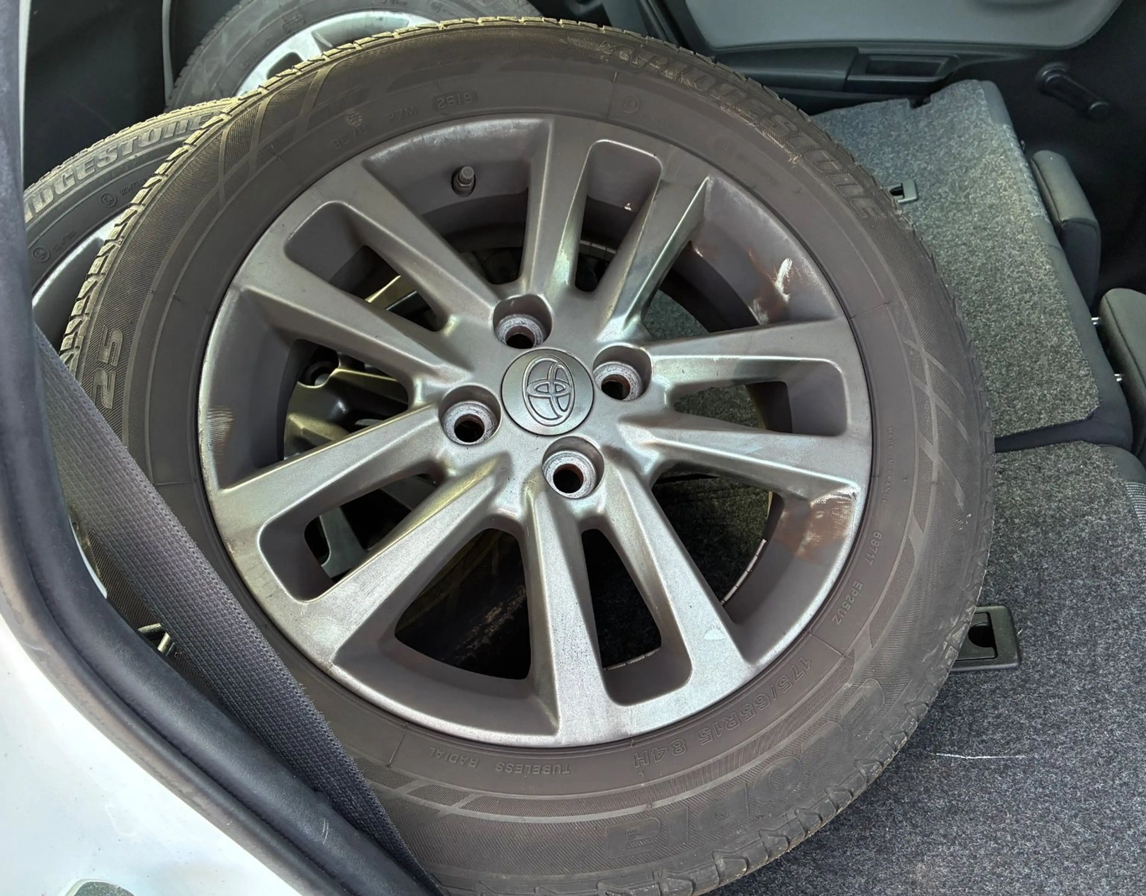 Toyota Yaris Edition-S 5-türig Klima Kamera 15" Alu — photo 5