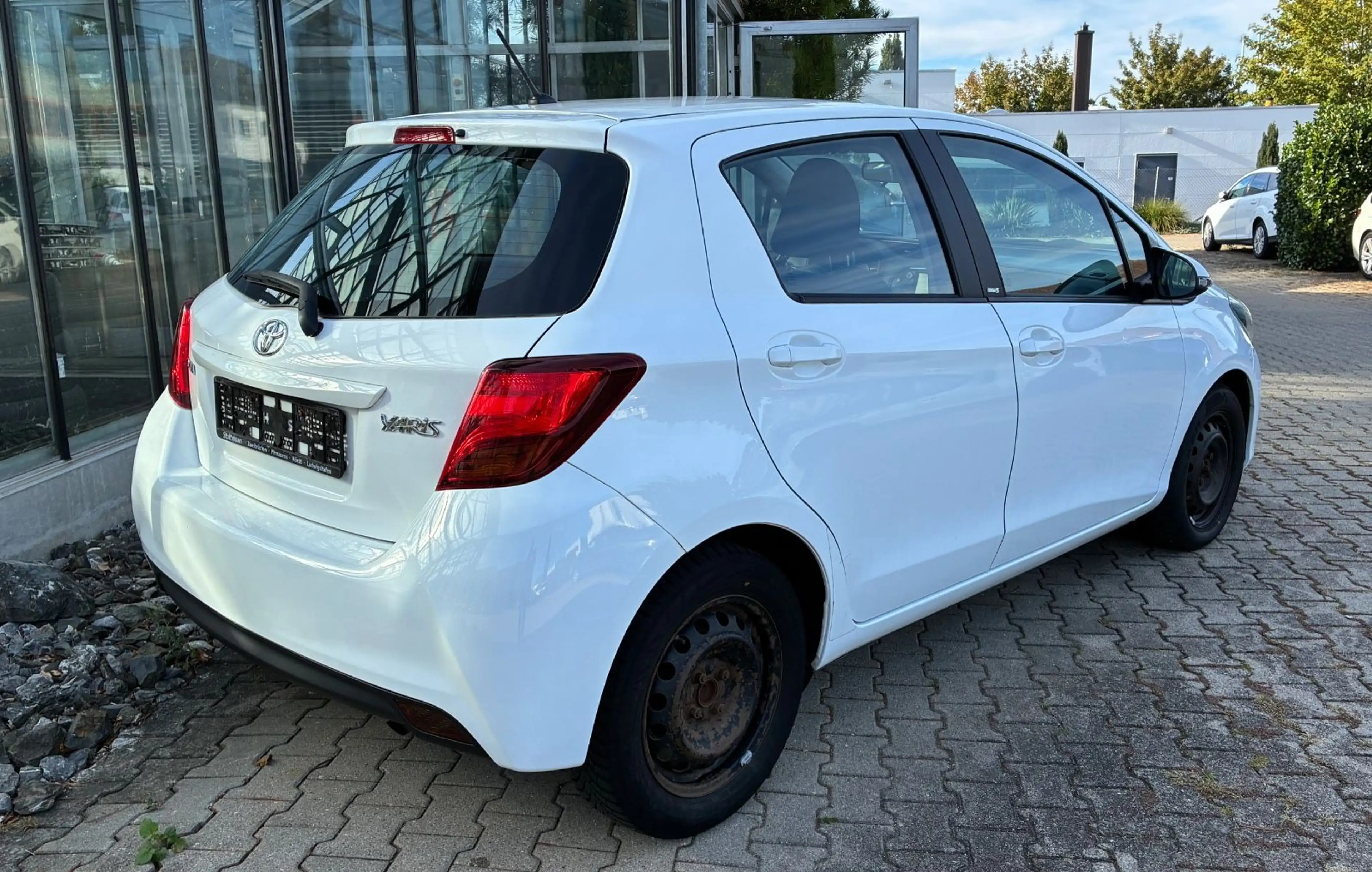 Toyota Yaris Edition-S 5-türig Klima Kamera 15" Alu — photo 10