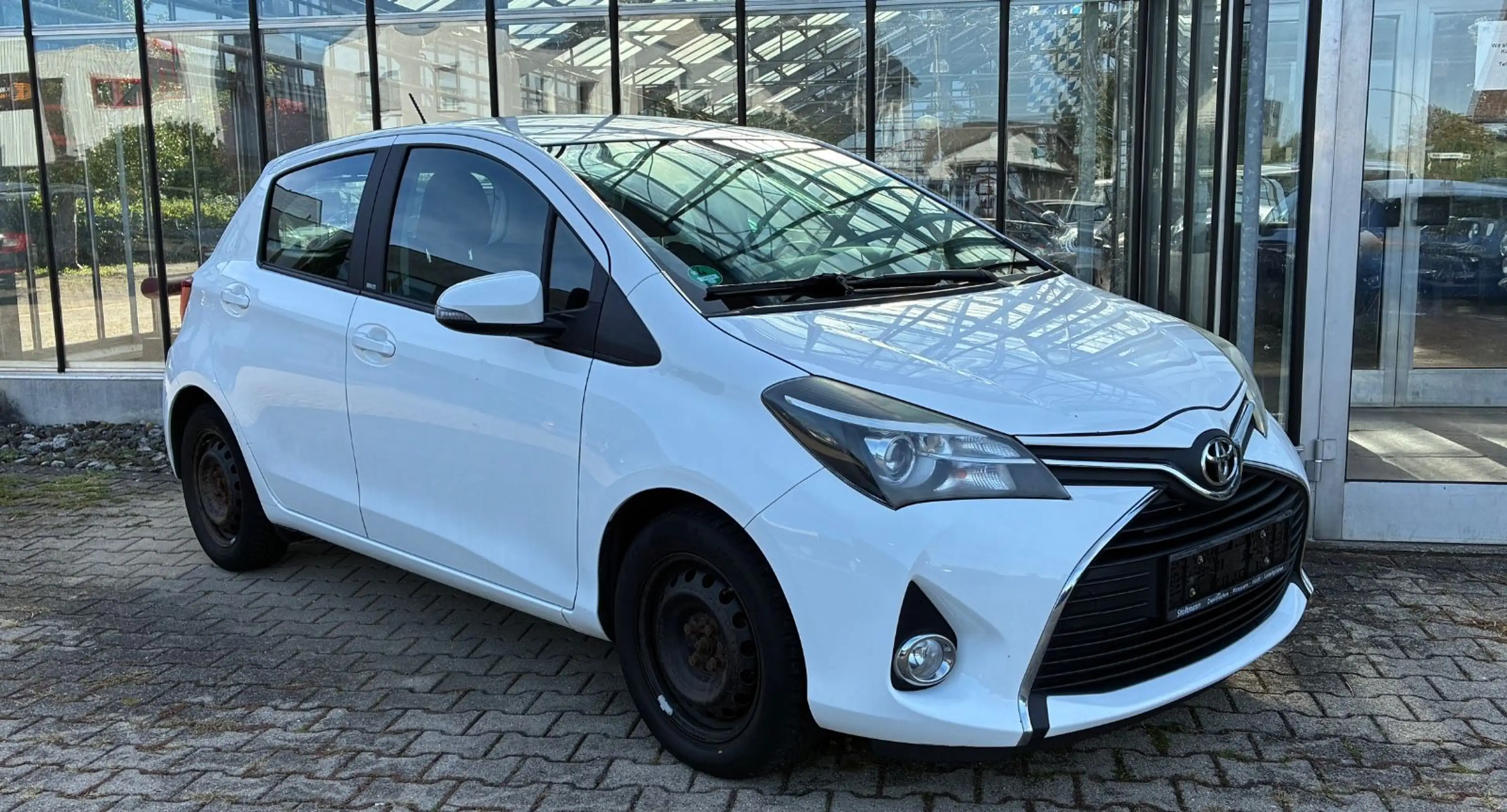 Toyota Yaris Edition-S 5-türig Klima Kamera 15" Alu — photo 3