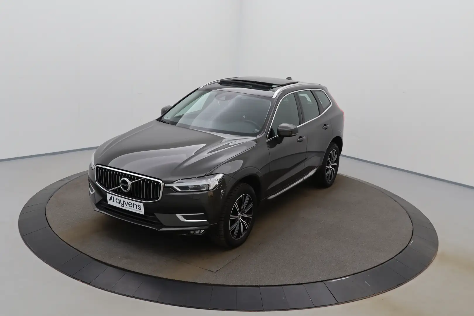 Volvo XC60 2.0 D4 Inscription Geartr. LEDER/CUIR LED GPS PDC Grijs - 1
