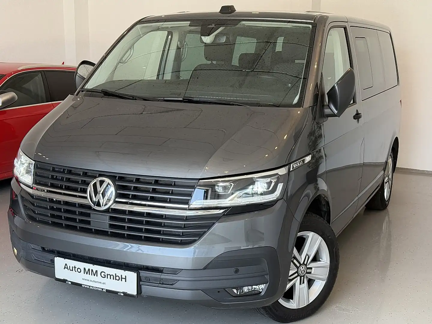 Volkswagen T6.1 Multivan Multivan T6.1 Trendline 2,0 TDI 4Motion DSG AHK Grau - 1