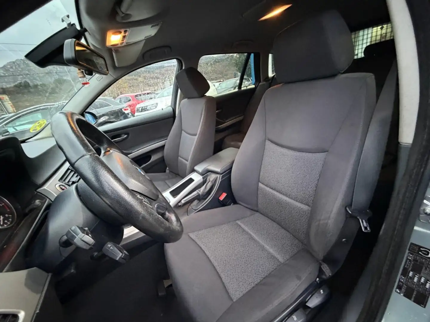 BMW 320 320d Touring Aut. - 2