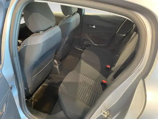 Peugeot 208 view 8