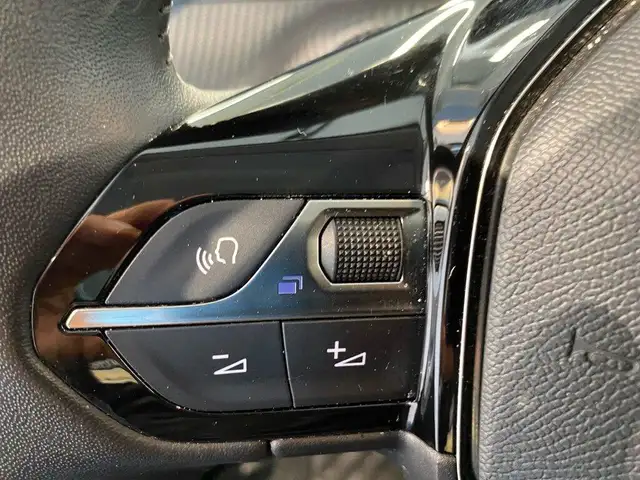 Peugeot 208 view 12