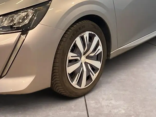 Peugeot 208 view 15