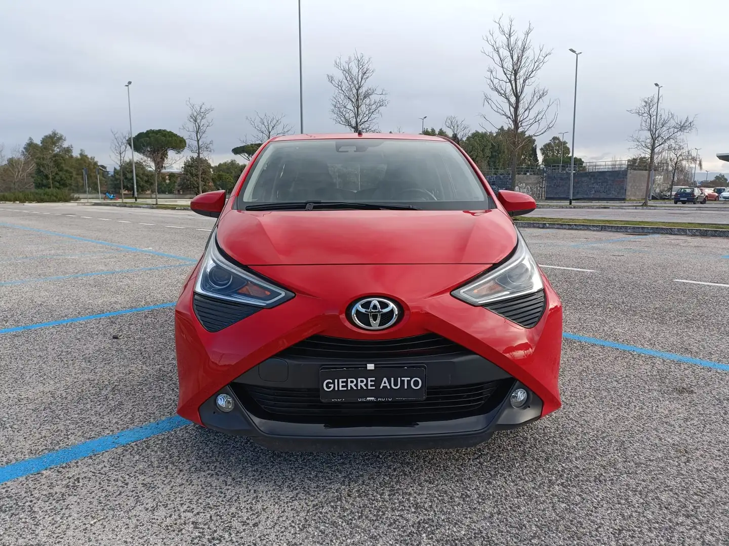 Toyota Aygo 5p 1.0 x-play m-mt 72cv Rosso - 2