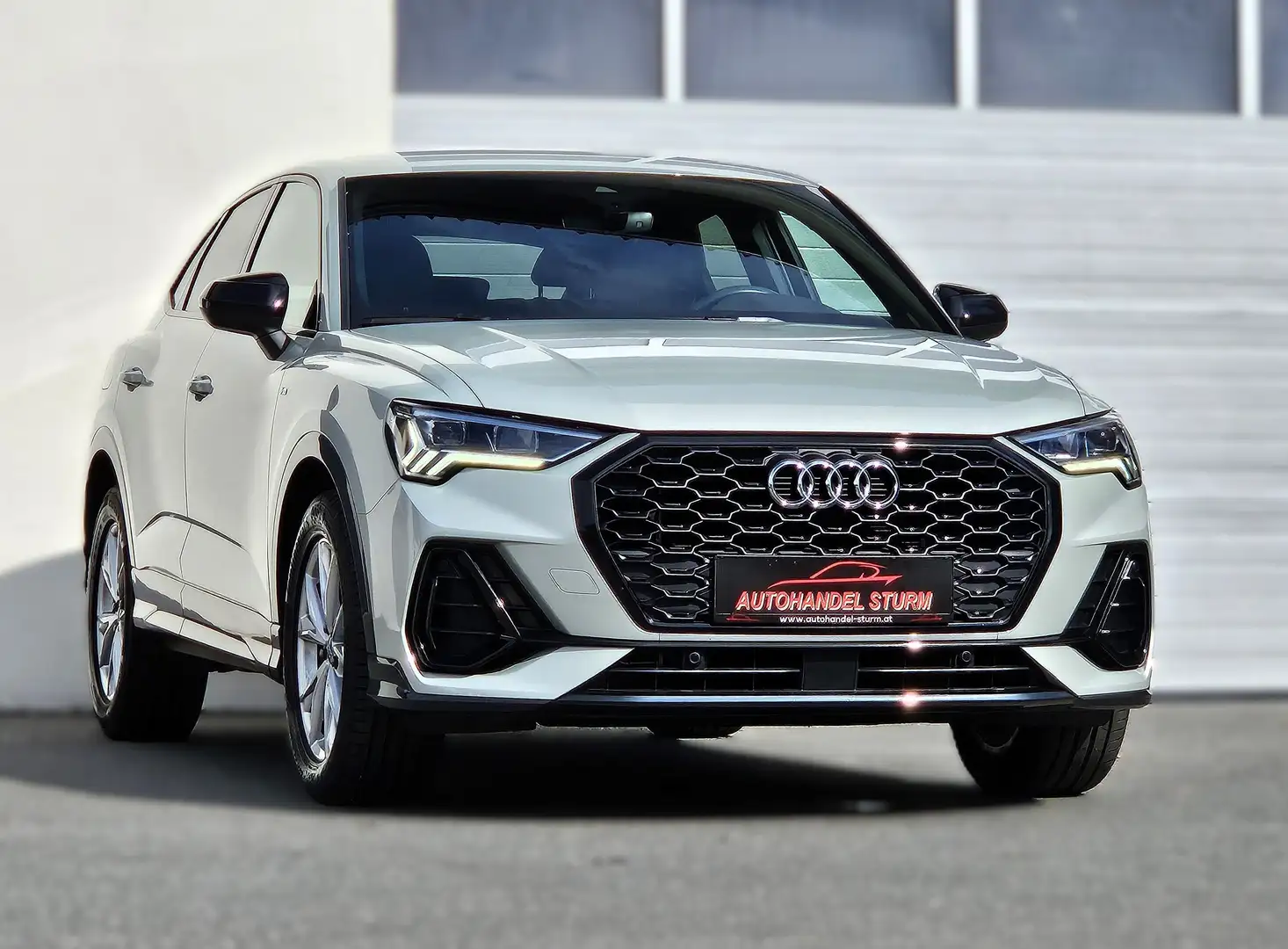 Audi Q3 Sportback 35 TDI S-line S-tronic *Black*ACC*LED* Grau - 2