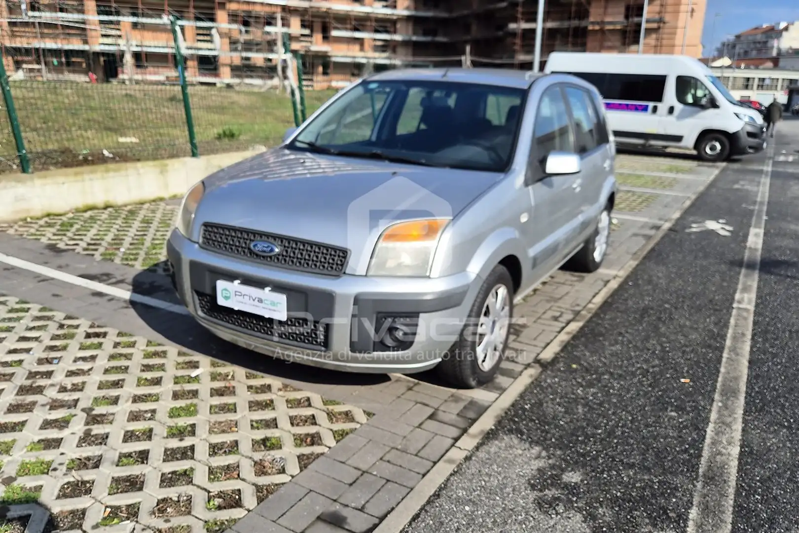 Ford Fusion Fusion+ 1.4 16V 5p. Plateado - 1