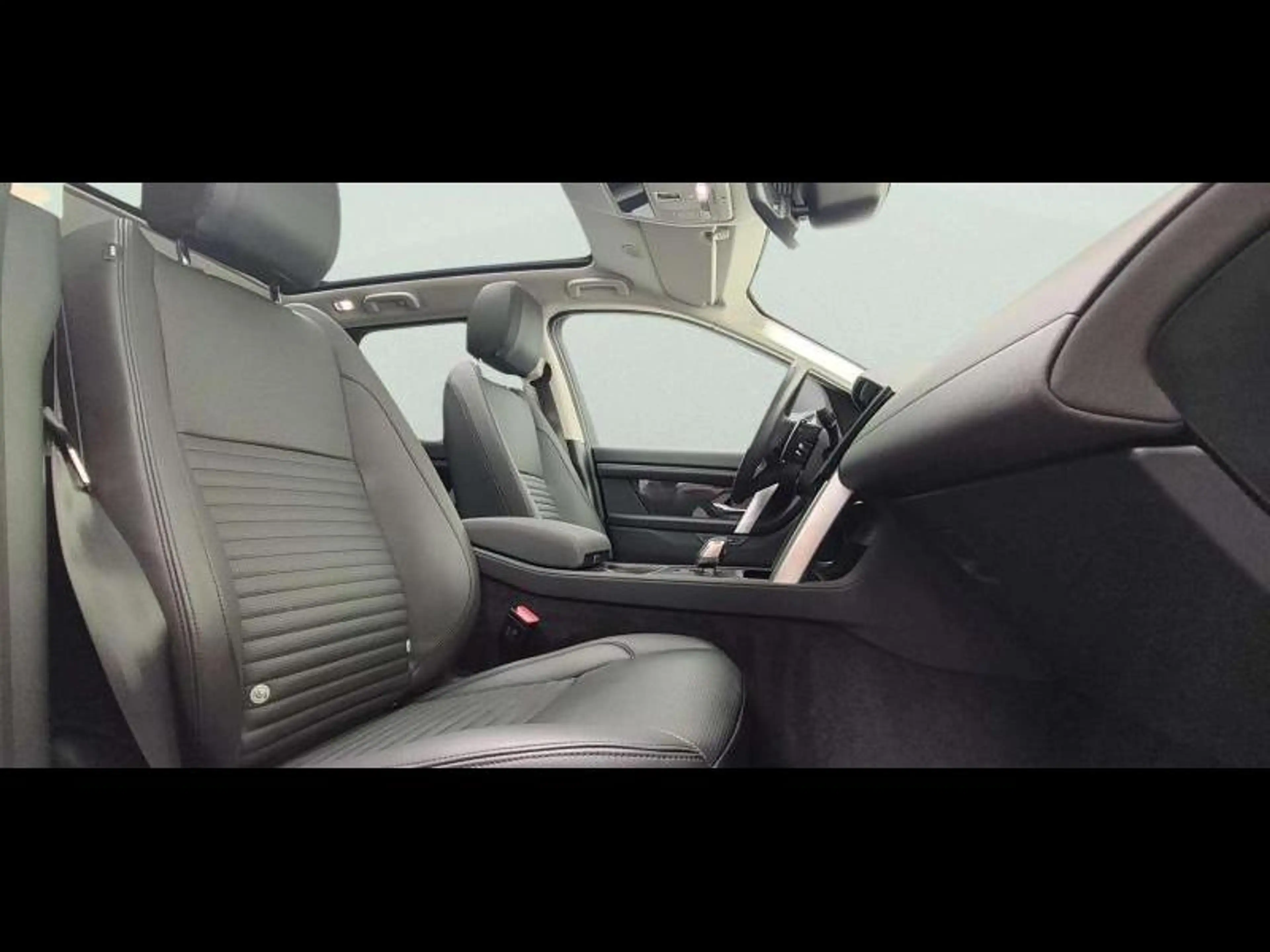 Land Rover Discovery Sport P270e AWD Auto S — photo 6