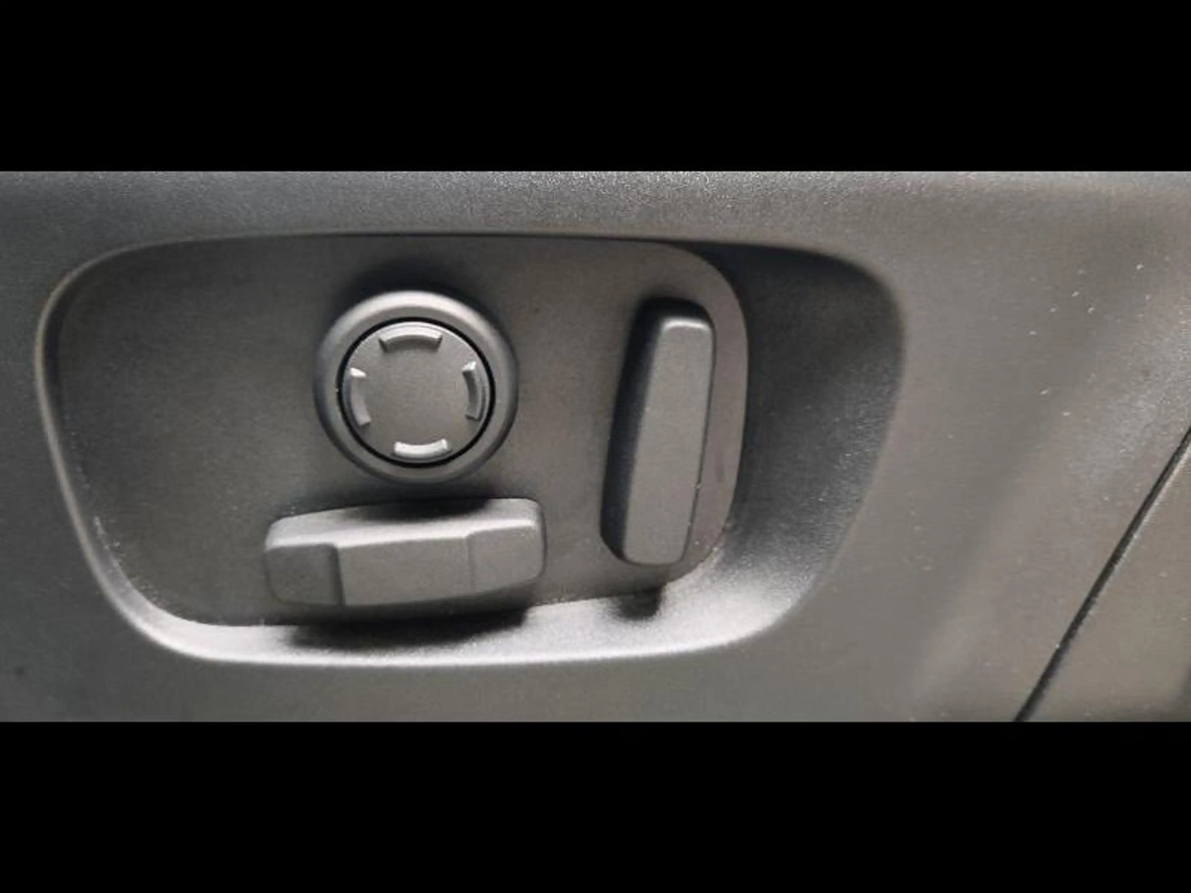 Land Rover Discovery Sport P270e AWD Auto S — photo 12