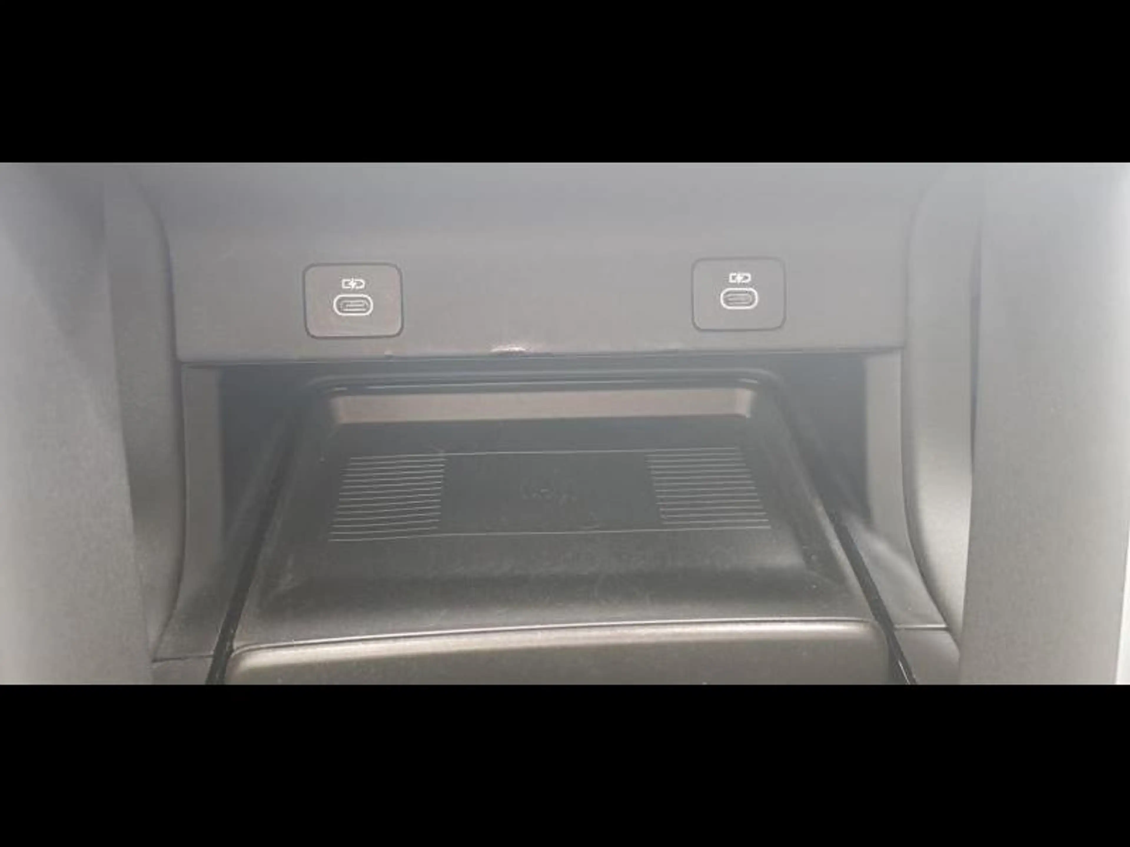 Land Rover Discovery Sport P270e AWD Auto S — photo 18