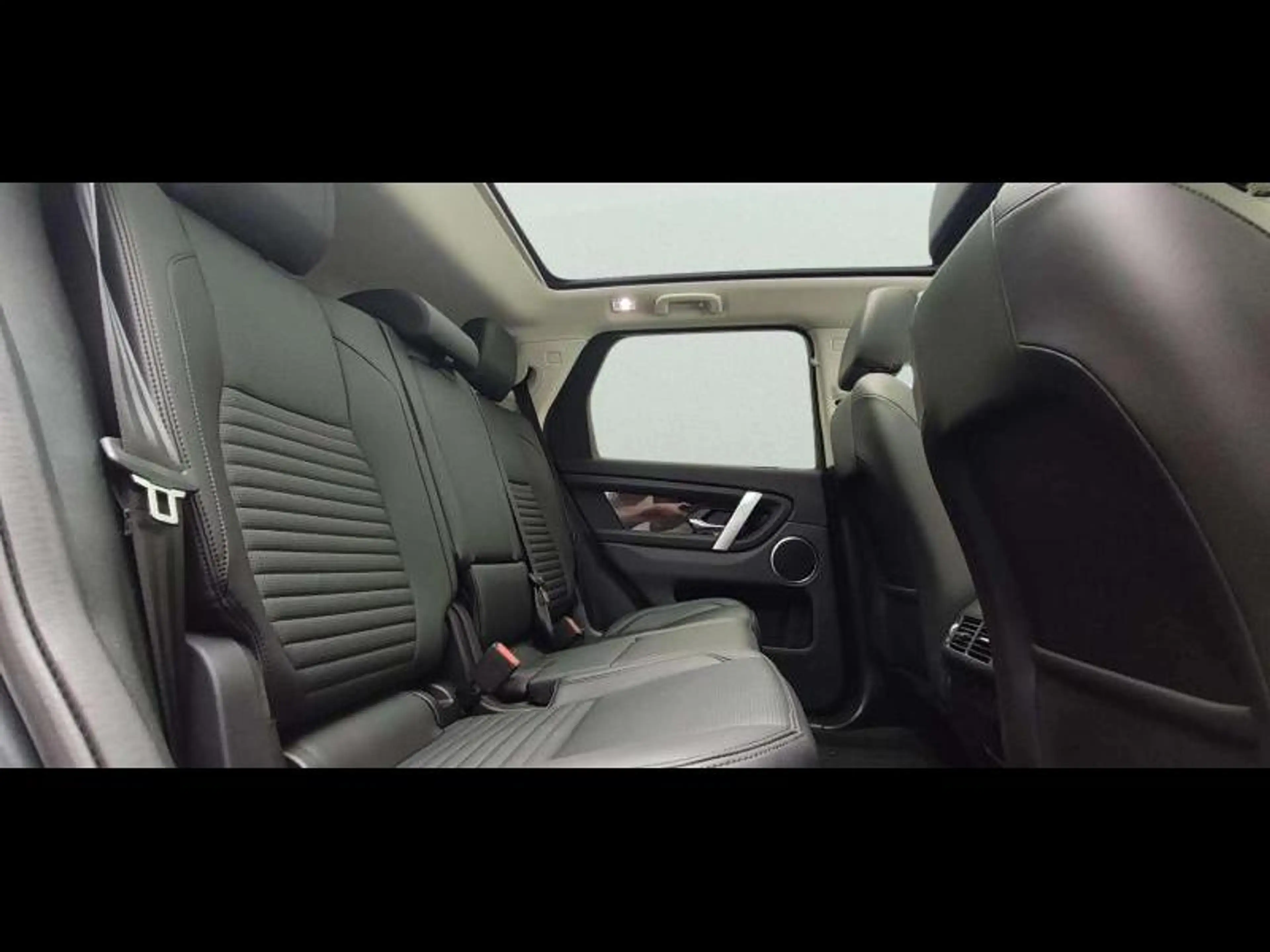 Land Rover Discovery Sport P270e AWD Auto S — photo 7