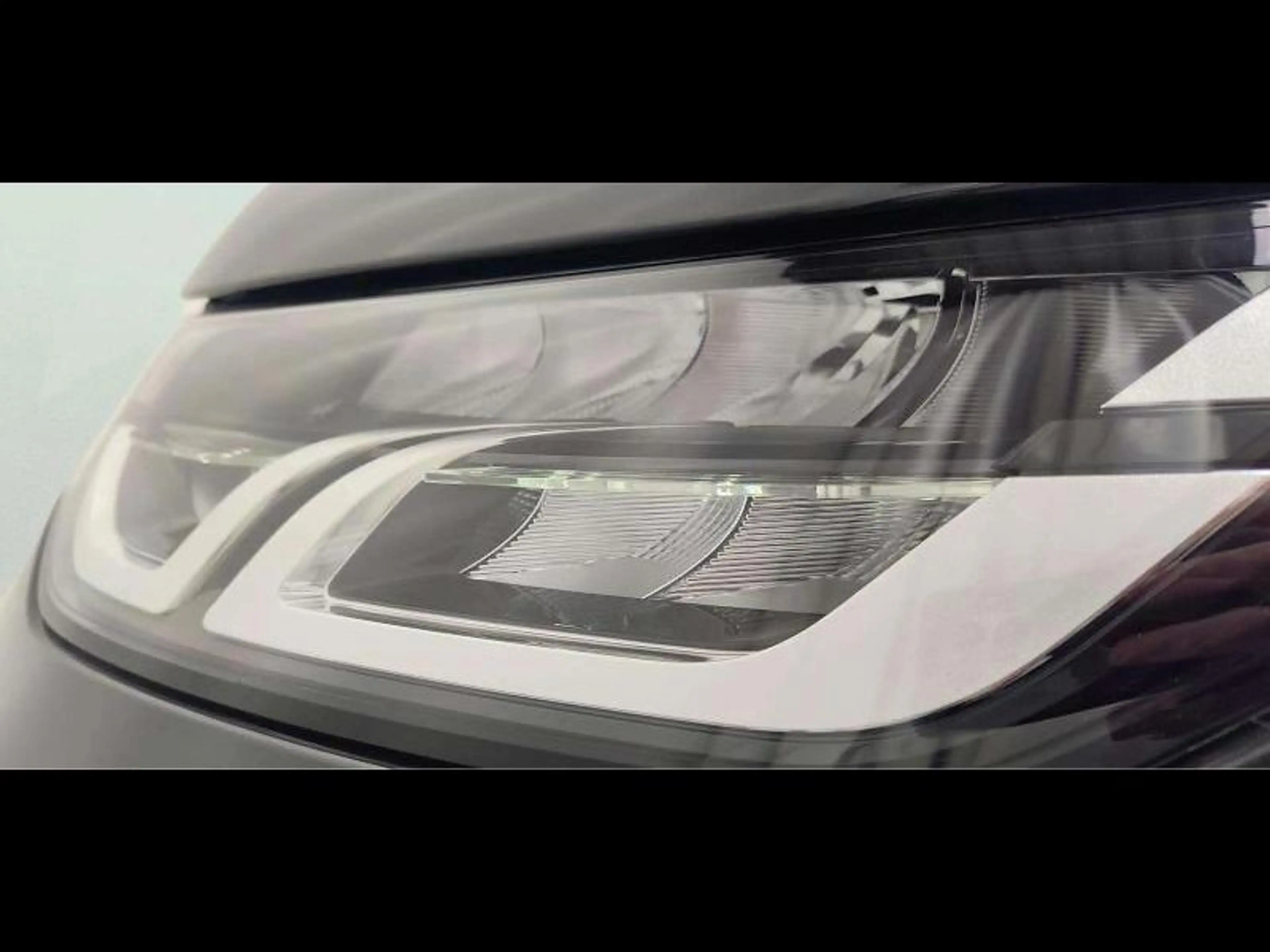 Land Rover Discovery Sport P270e AWD Auto S — photo 10